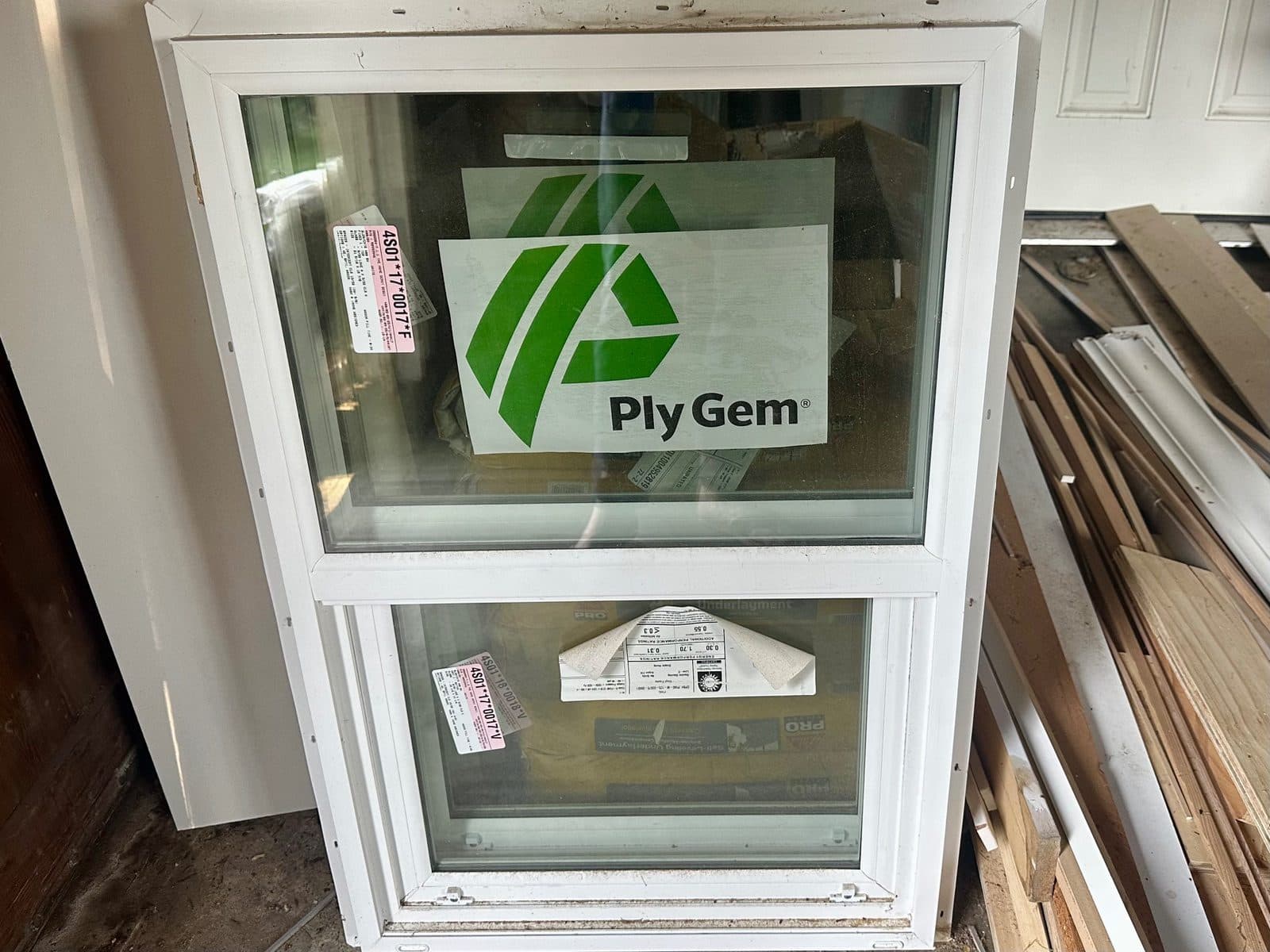 23.5 in. x 35.5 in. Classic Series White Vinyl Single Hung Window with HPSC Obscure Glass, Screen Included 2