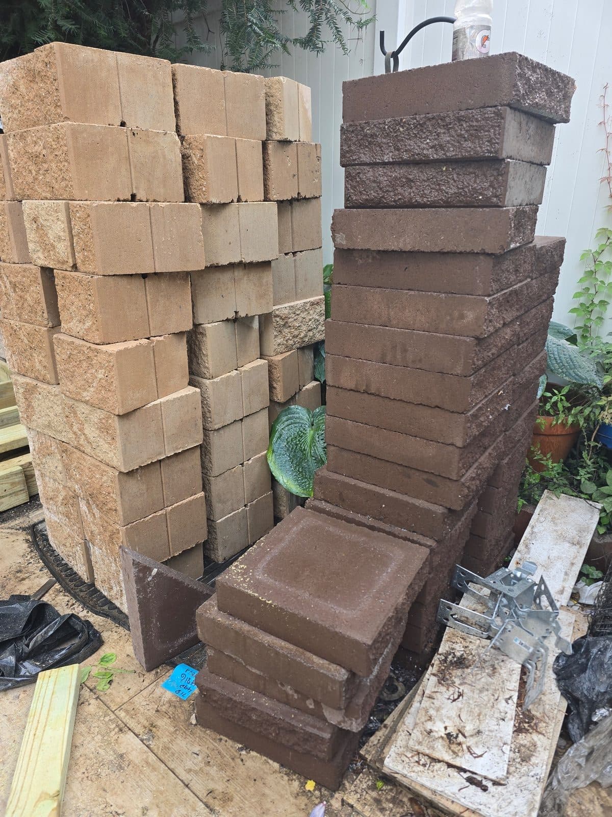 UNUSED decorative retaining wall brick and cap 2
