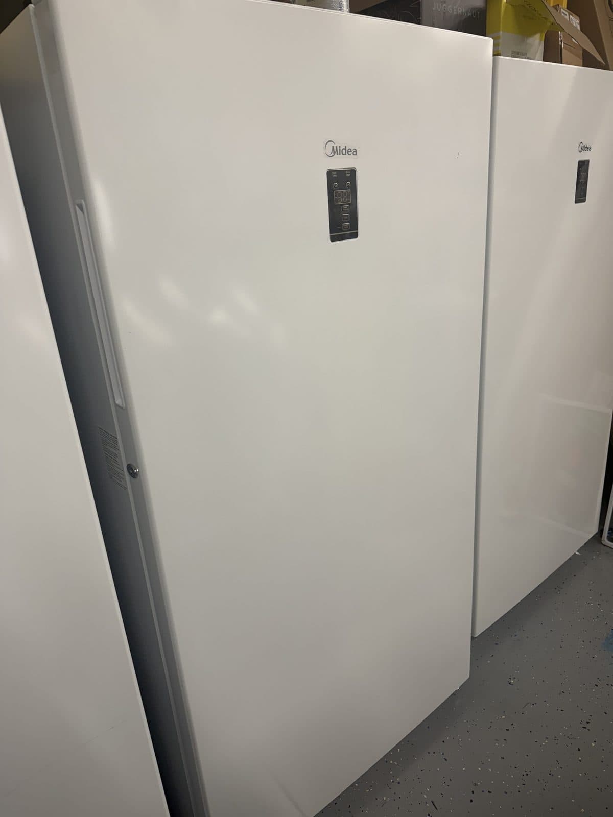 Midea Digital Control Convertible 21.1-cu ft Garage Ready Frost-free Upright Freezer ( White ) ENERGY