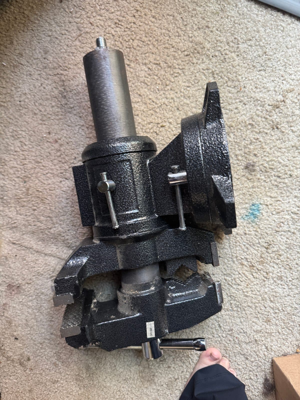 Bessey Heavy-Duty Bench Vise — Swivel Base, 4-Bolt Mount