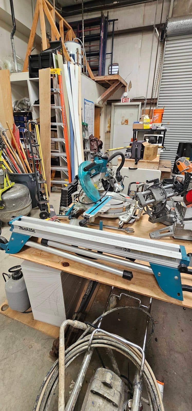 Makita Miter saw + Stand