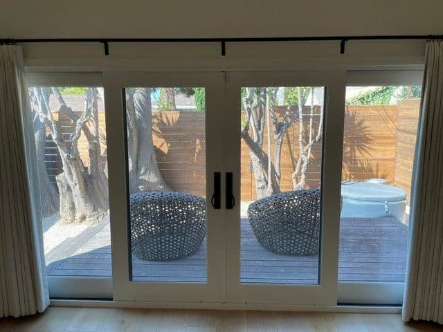 4 panel slider with screens