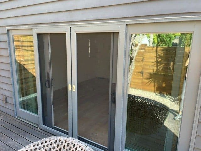 4 panel slider with screens 4