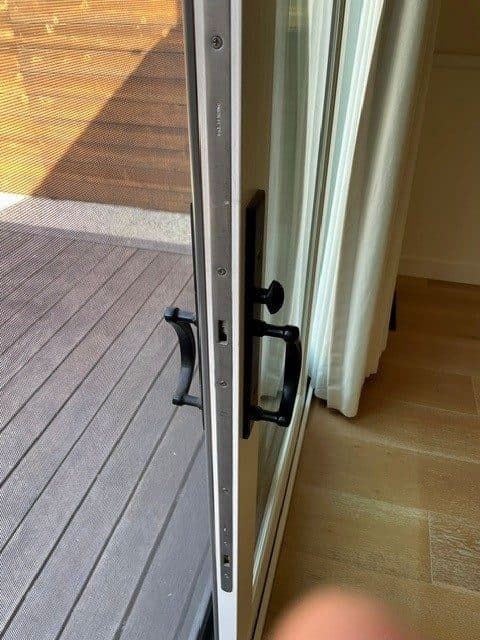 4 panel slider with screens 5
