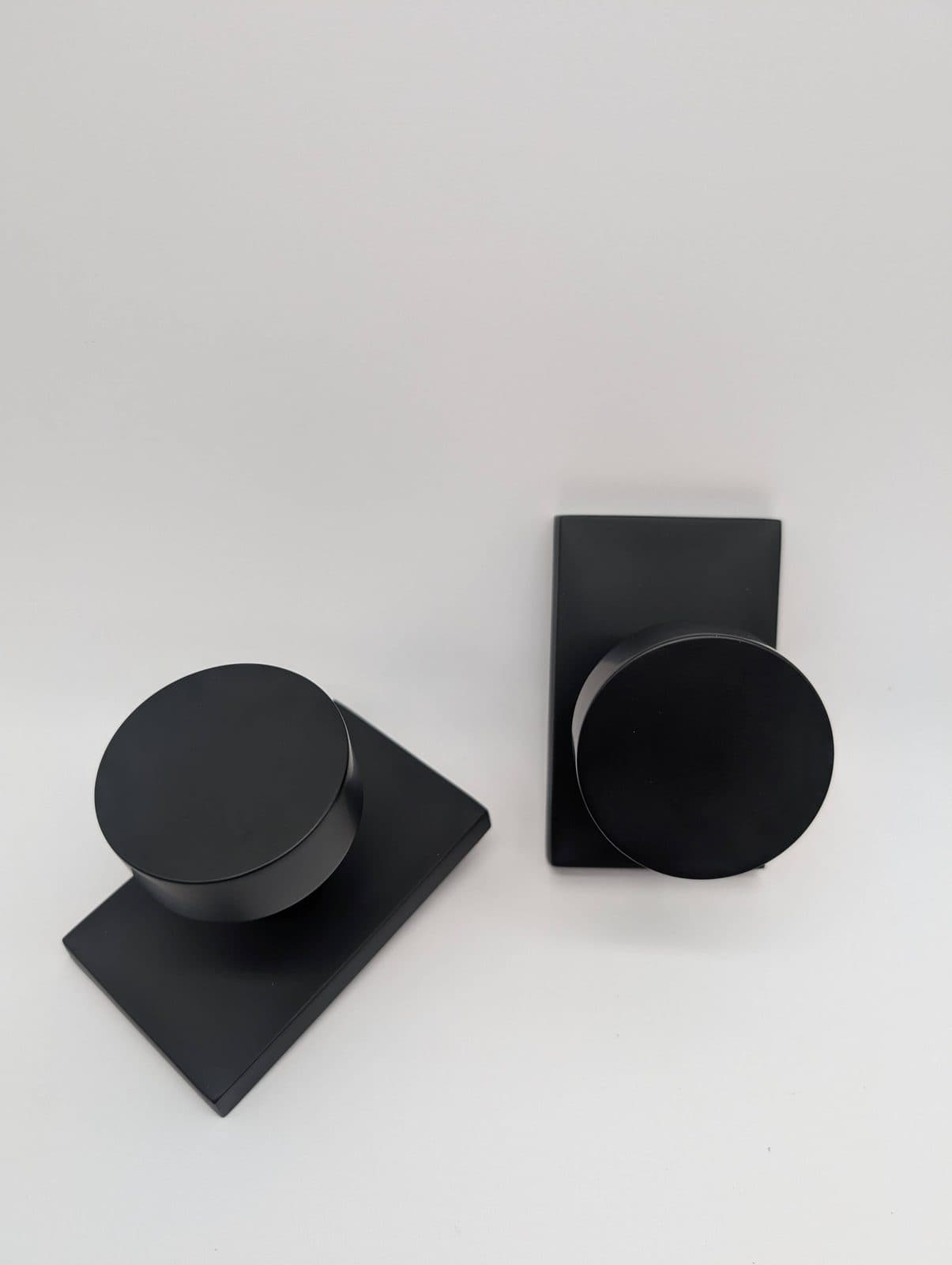 EMTEK Round Dummy Knob w/ RCT trim (US19)