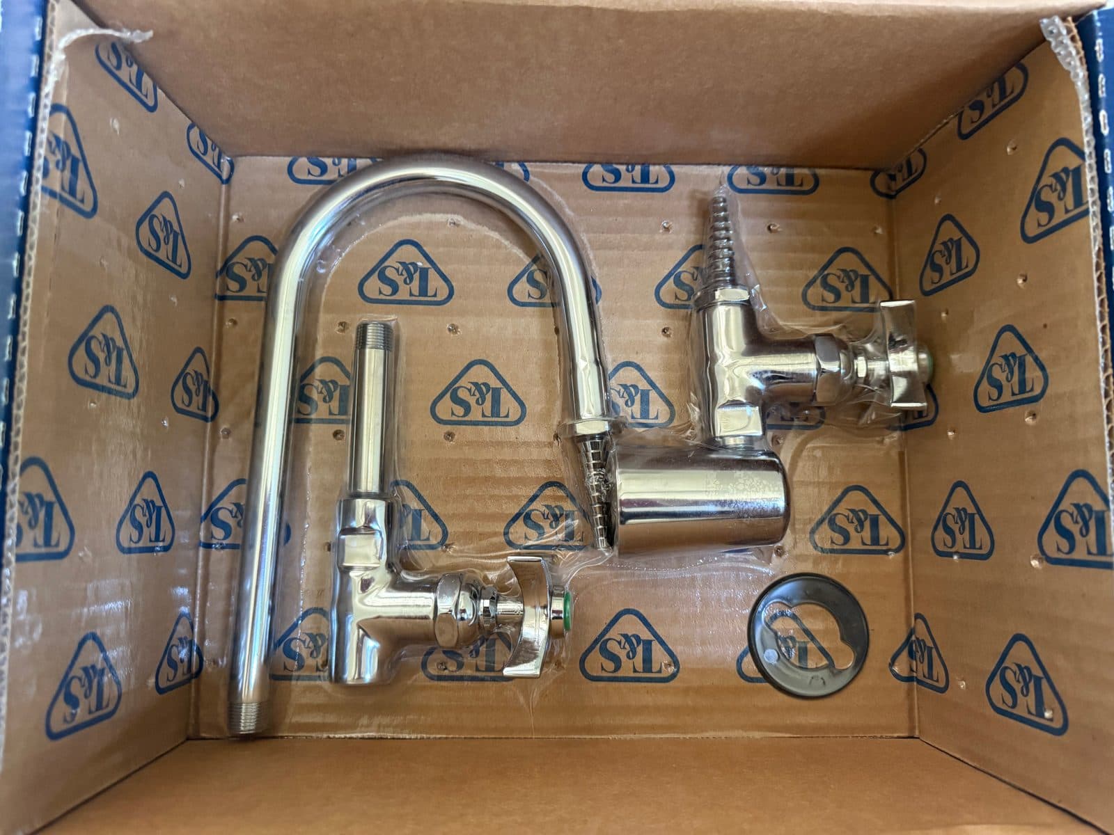 T&S Brass BL-6050-01 Multi-Water Laboratory Fixture – NEW Open Box 3