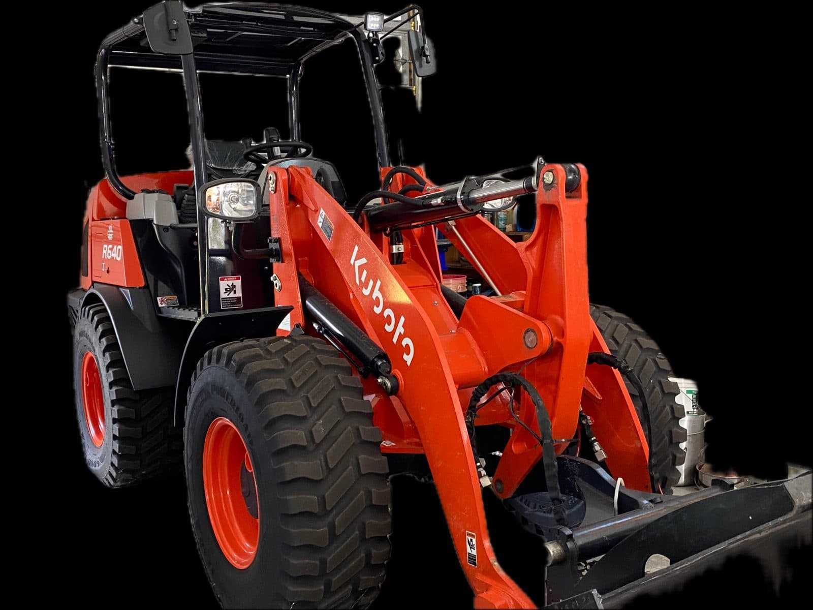 KUBOTA R640 WHEEL LOADER - ONLY 100 HOURS - $81,500 5