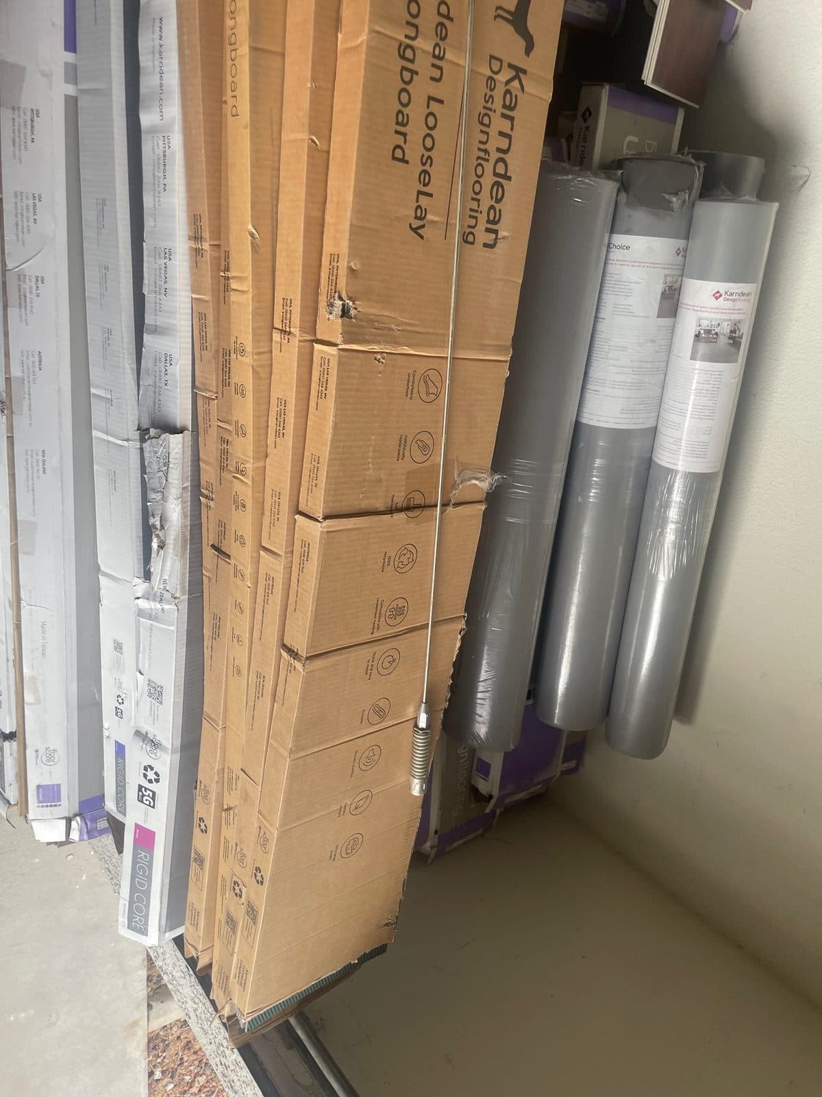 2pallets kardean unopened and open boxes of wood vinyl flooring  2