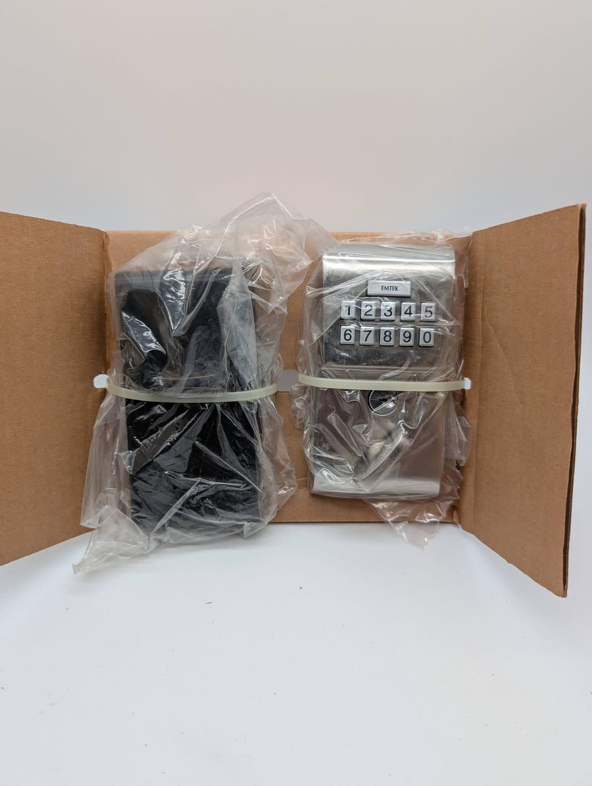EMTEK Modern Electronic Keypad (US15/US10B)