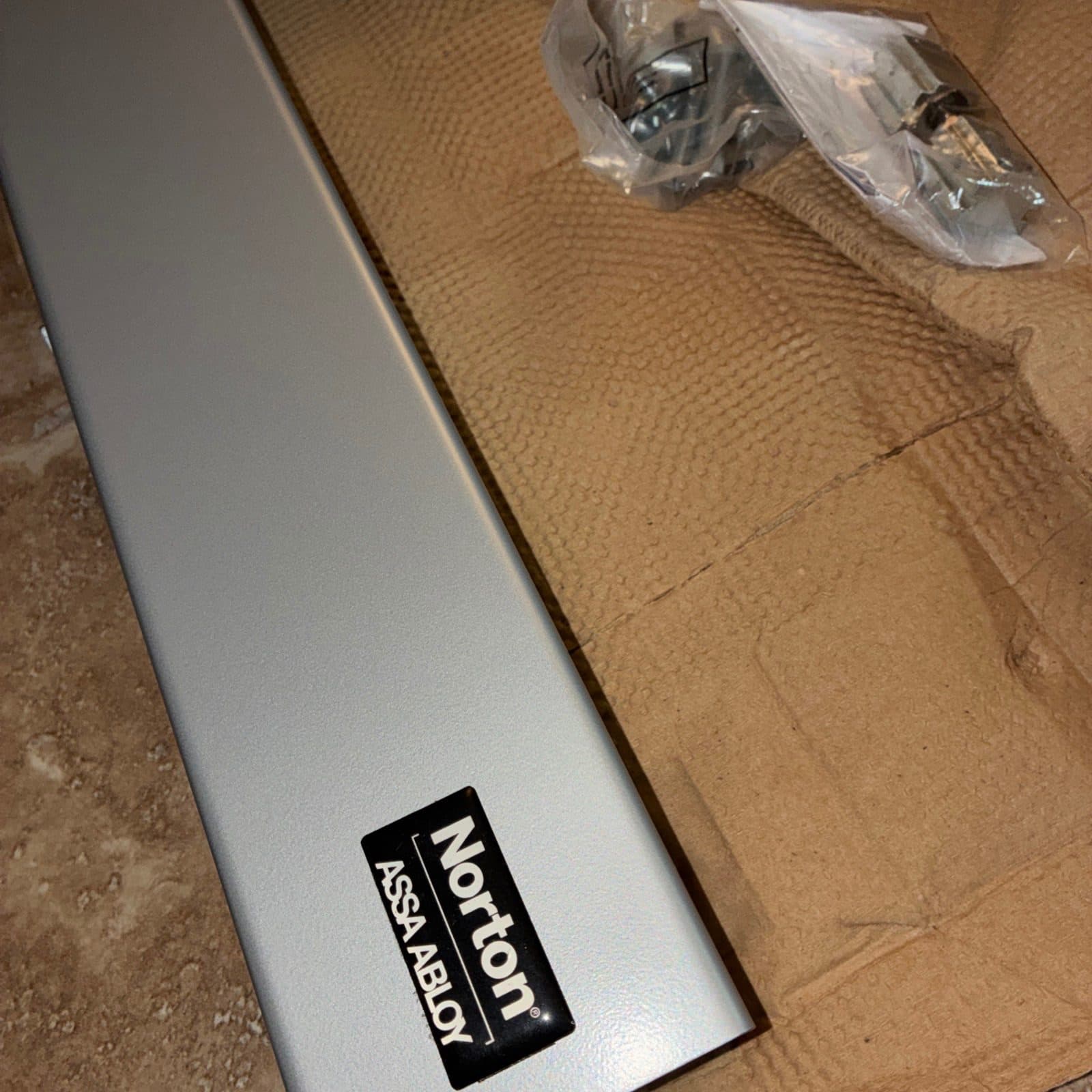 Norton 7113SZDZ AUTOMATIC DOOR CLOSER WITH MOTION SENSOR COMPLETE KI. 3