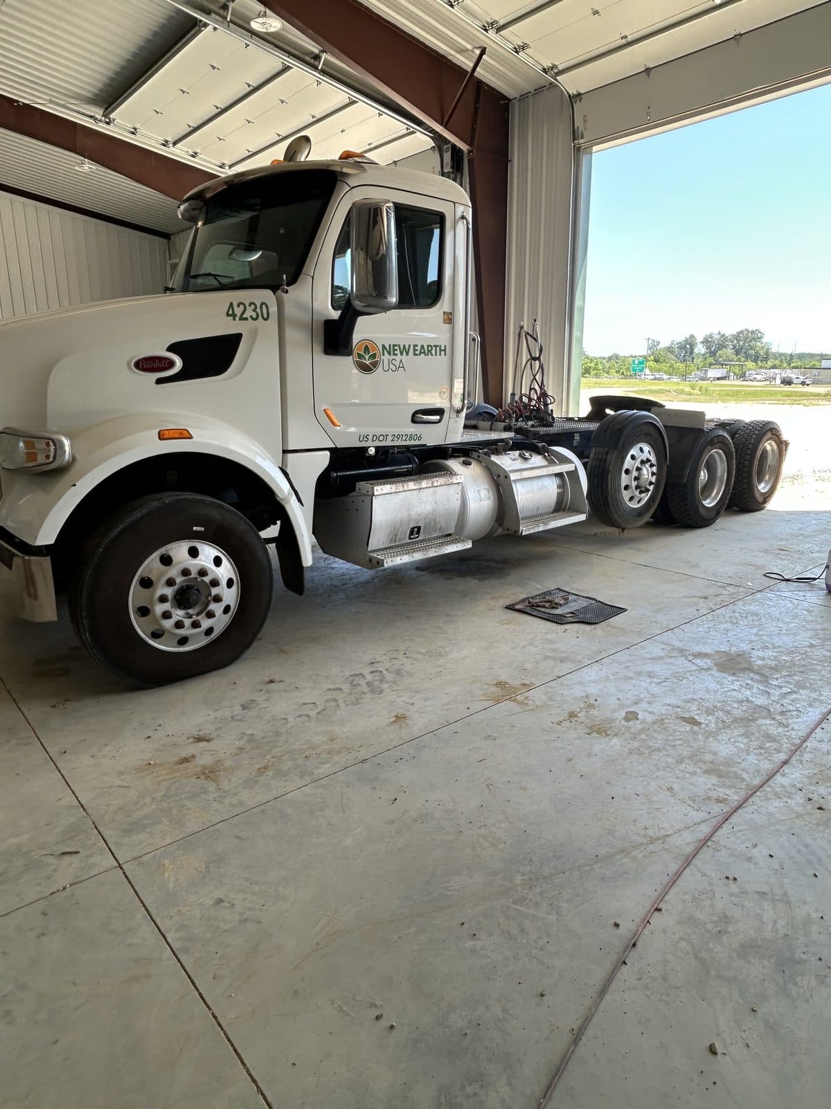 2017 Peterbilt 657 tri axle 2
