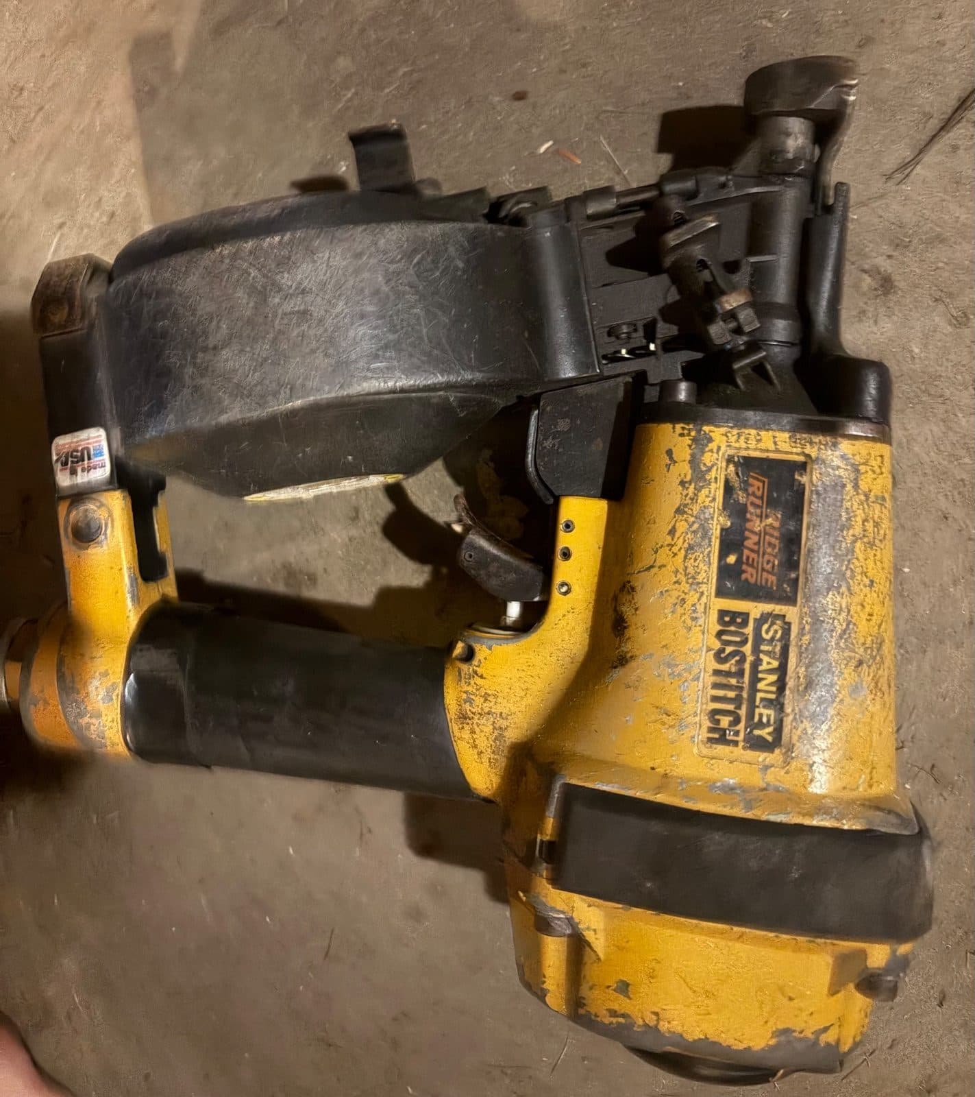 Coil nailer