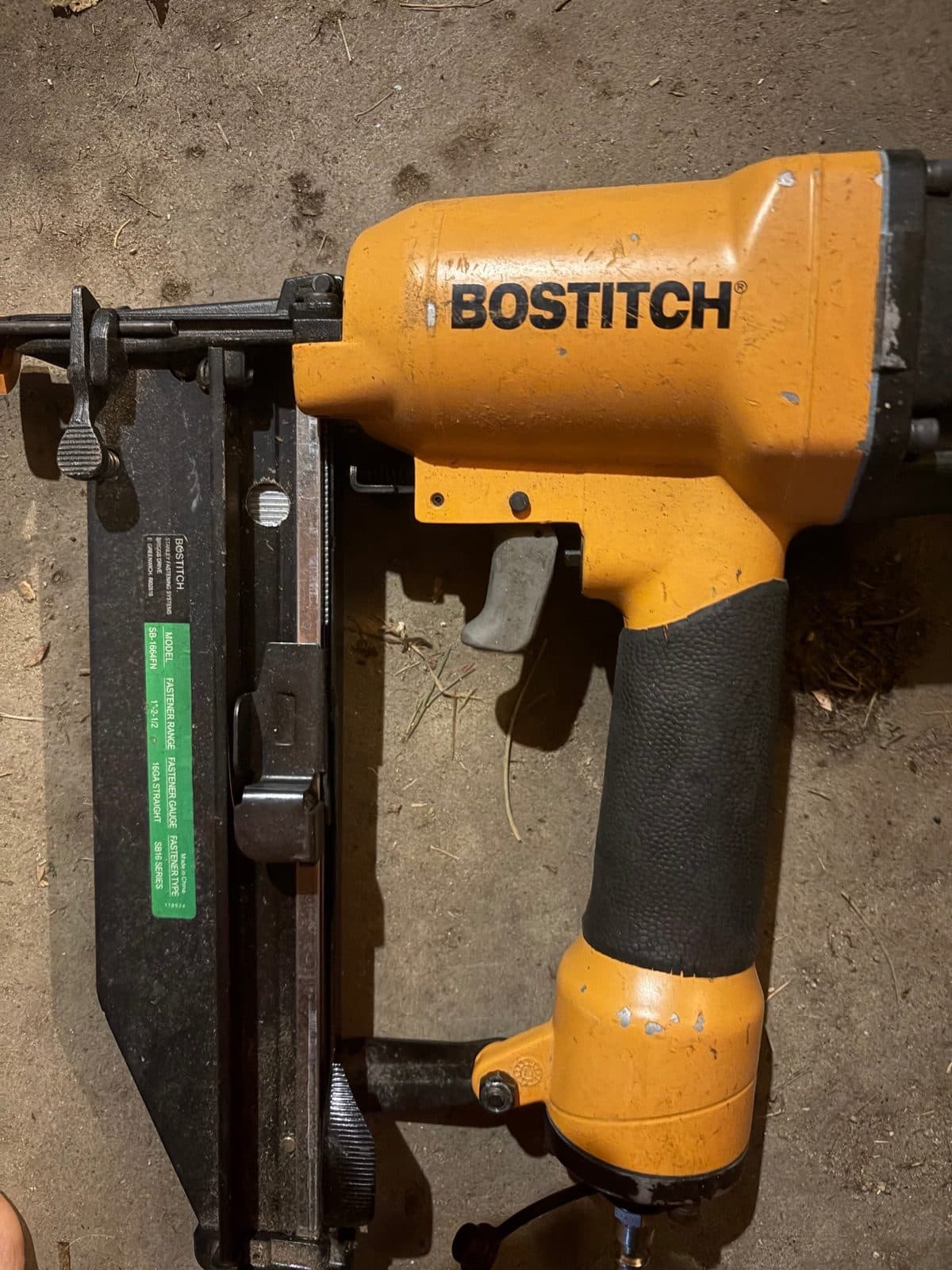 Nail gun