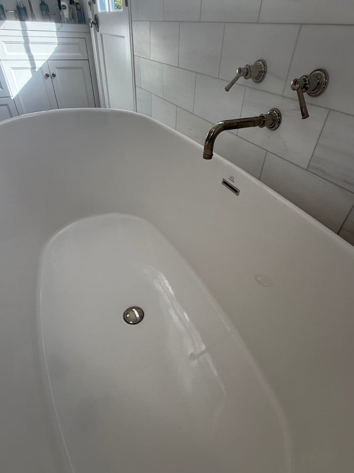 Freestanding bathtub 2