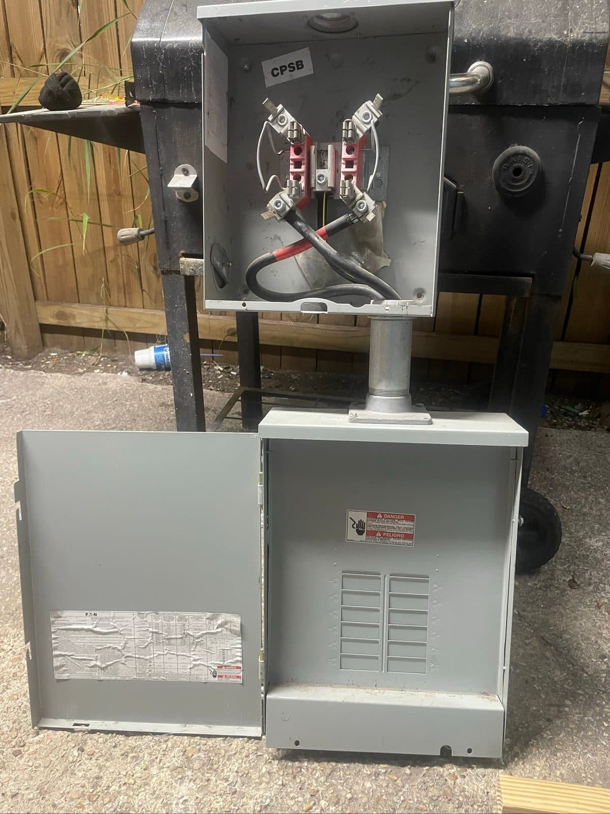 Outdoor circuit main breaker panel 4