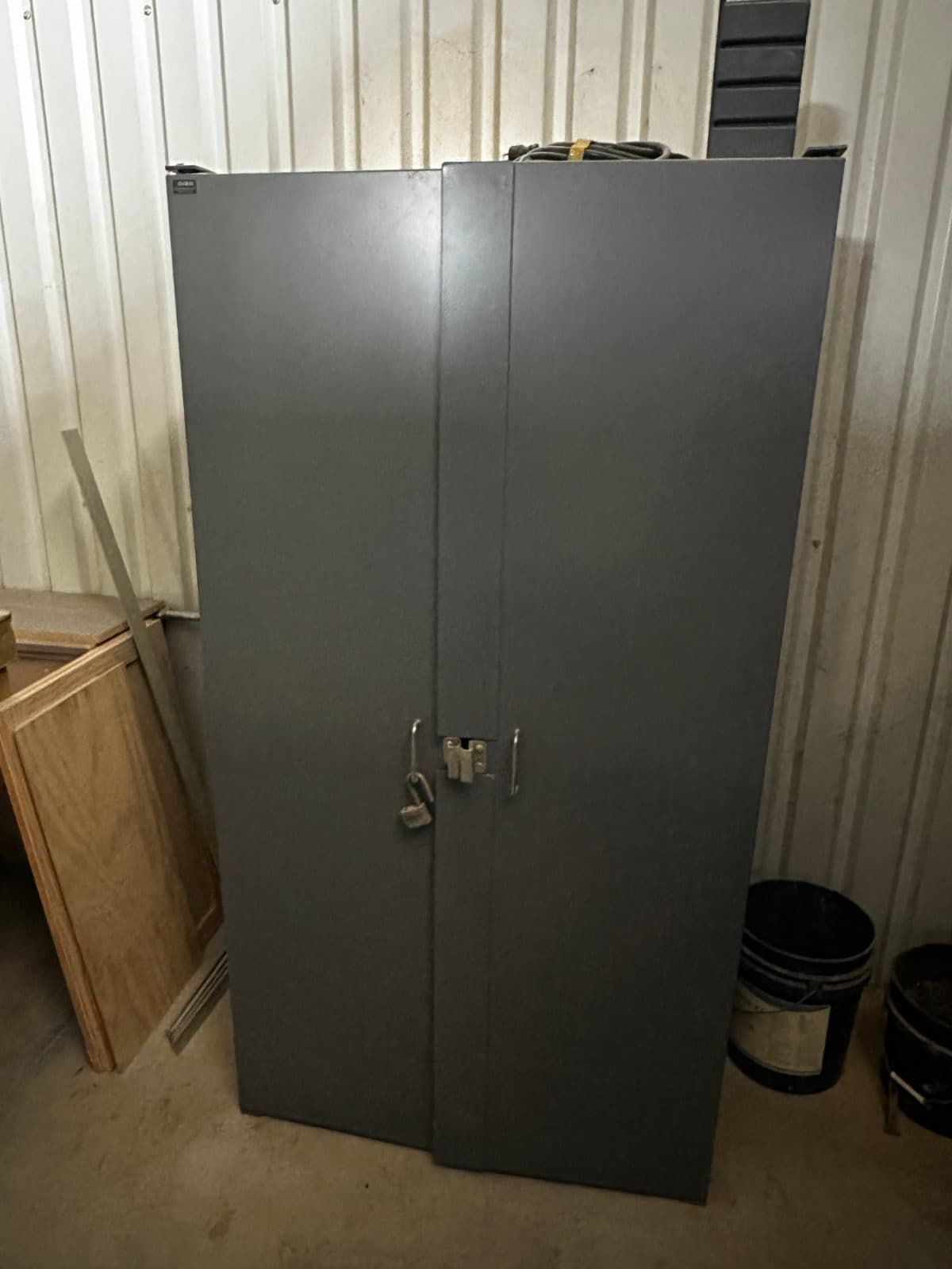 Global Heavy Duty Bin Closet 4