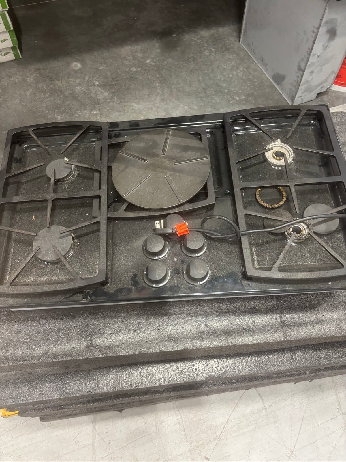 Black electric cooktop 4