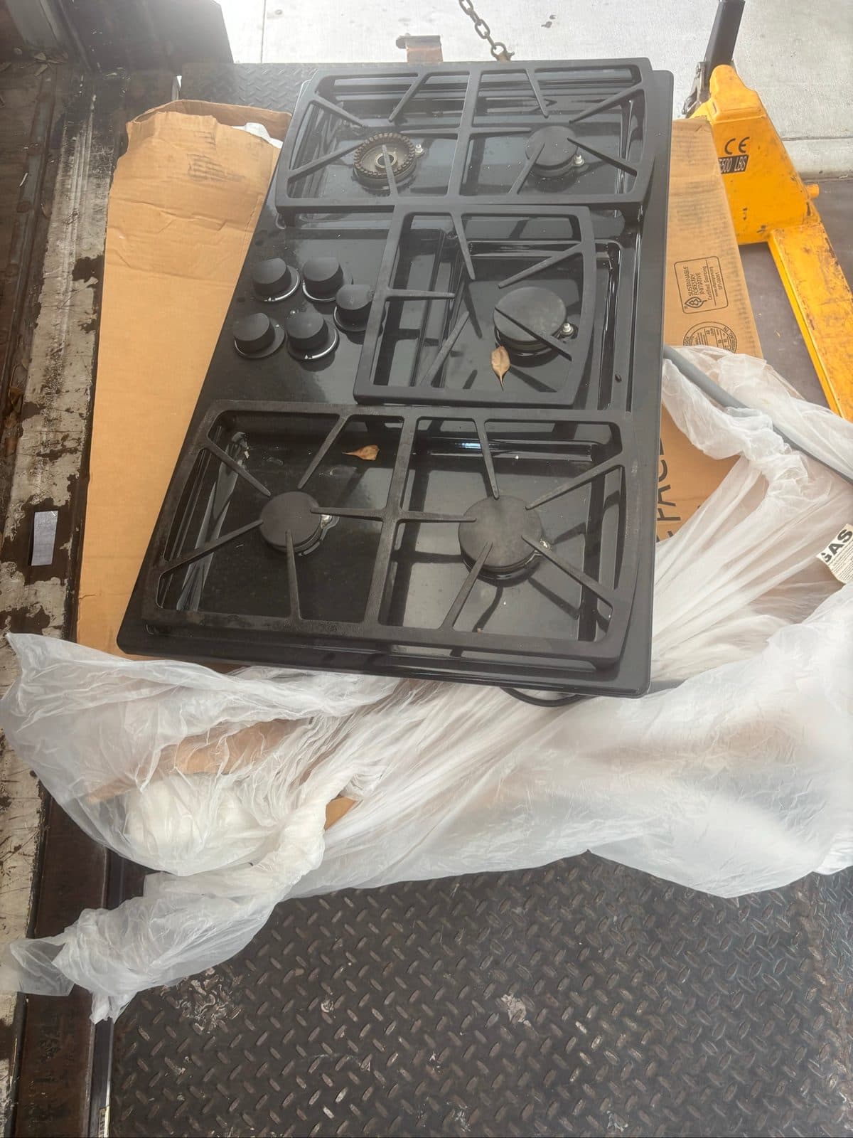 Black electric cooktop 3