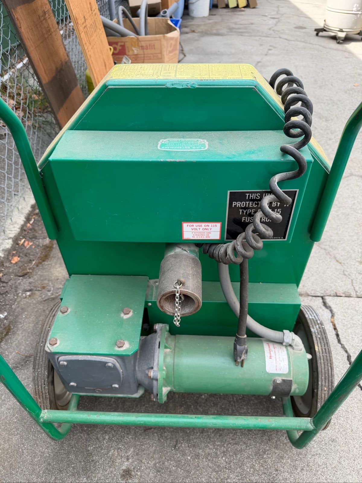 Greenlee 555 Electric Pipe Bender with Extra Shoes & Storage Box 2