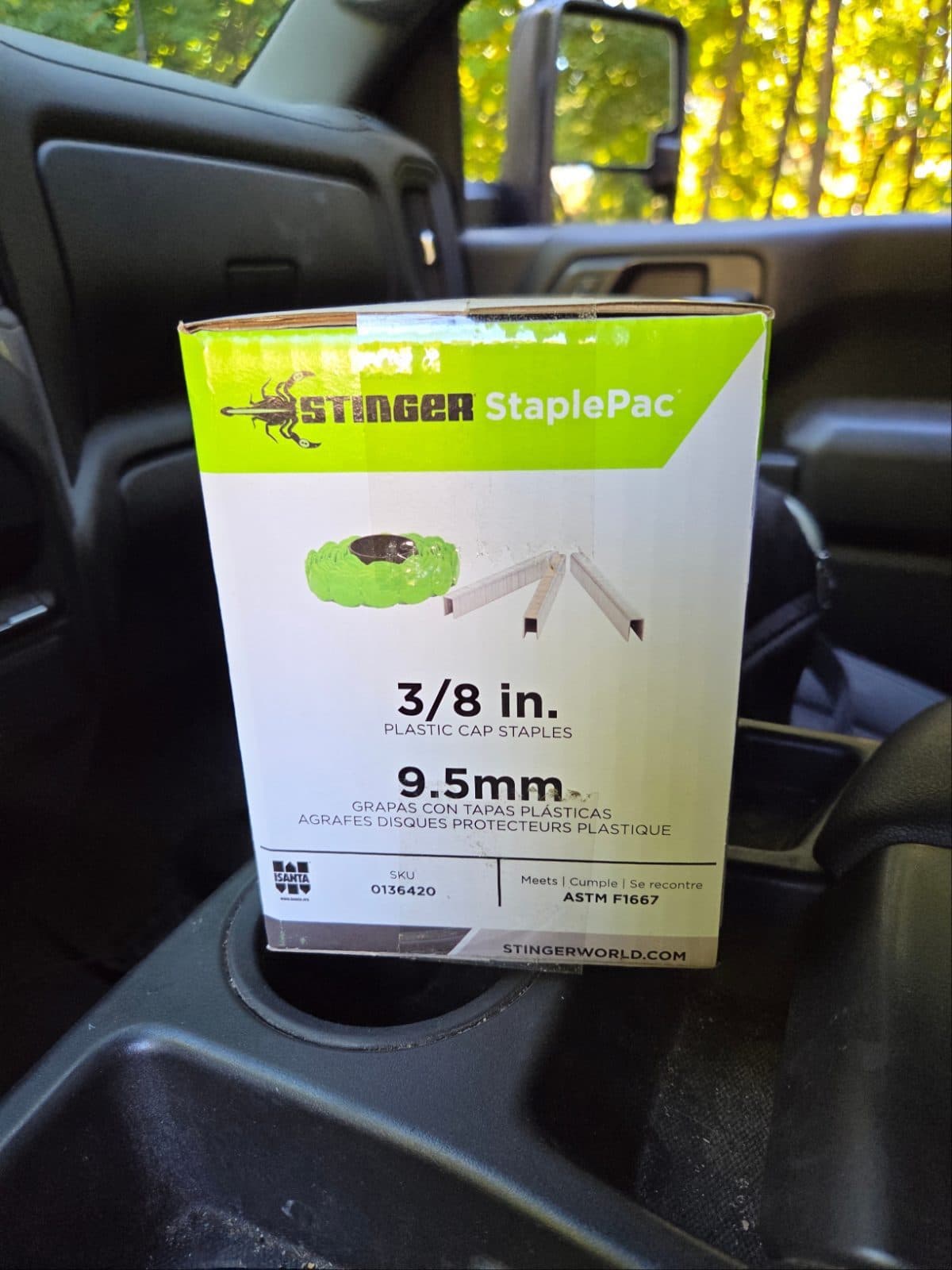STINGER StaplePac 3/8" Plastic Cap Staples – 38 Master Cartons – Bulk Roofing Supplies – SKU 0136420 2