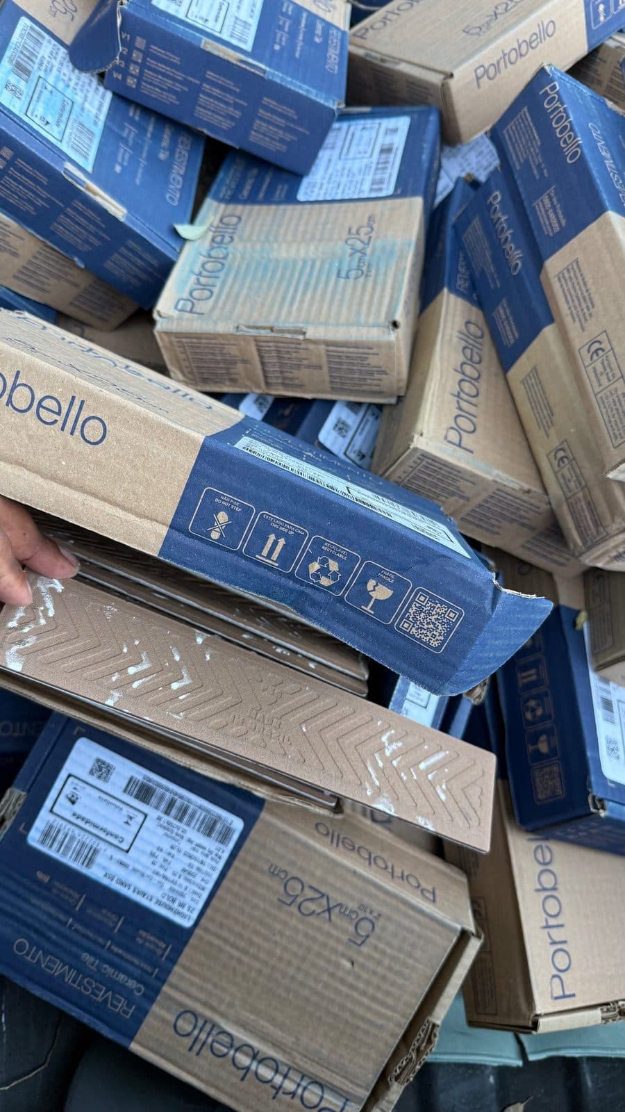 120 boxes of unopened ceramic tile 2