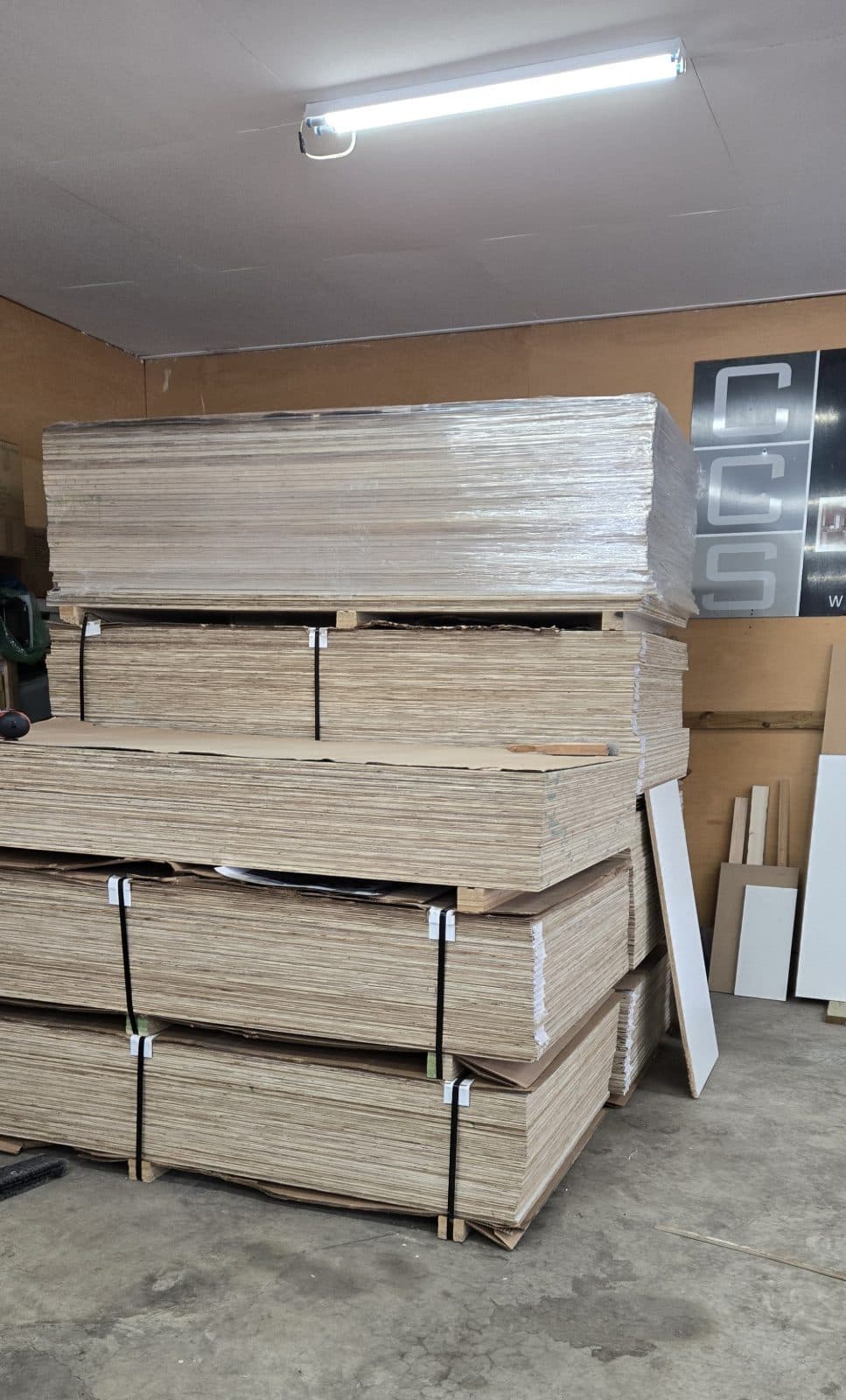 100+ sheet 3/4 x 4 x 8 Formica laminated plywood 2