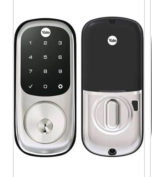 Electronic deadbolt Yale