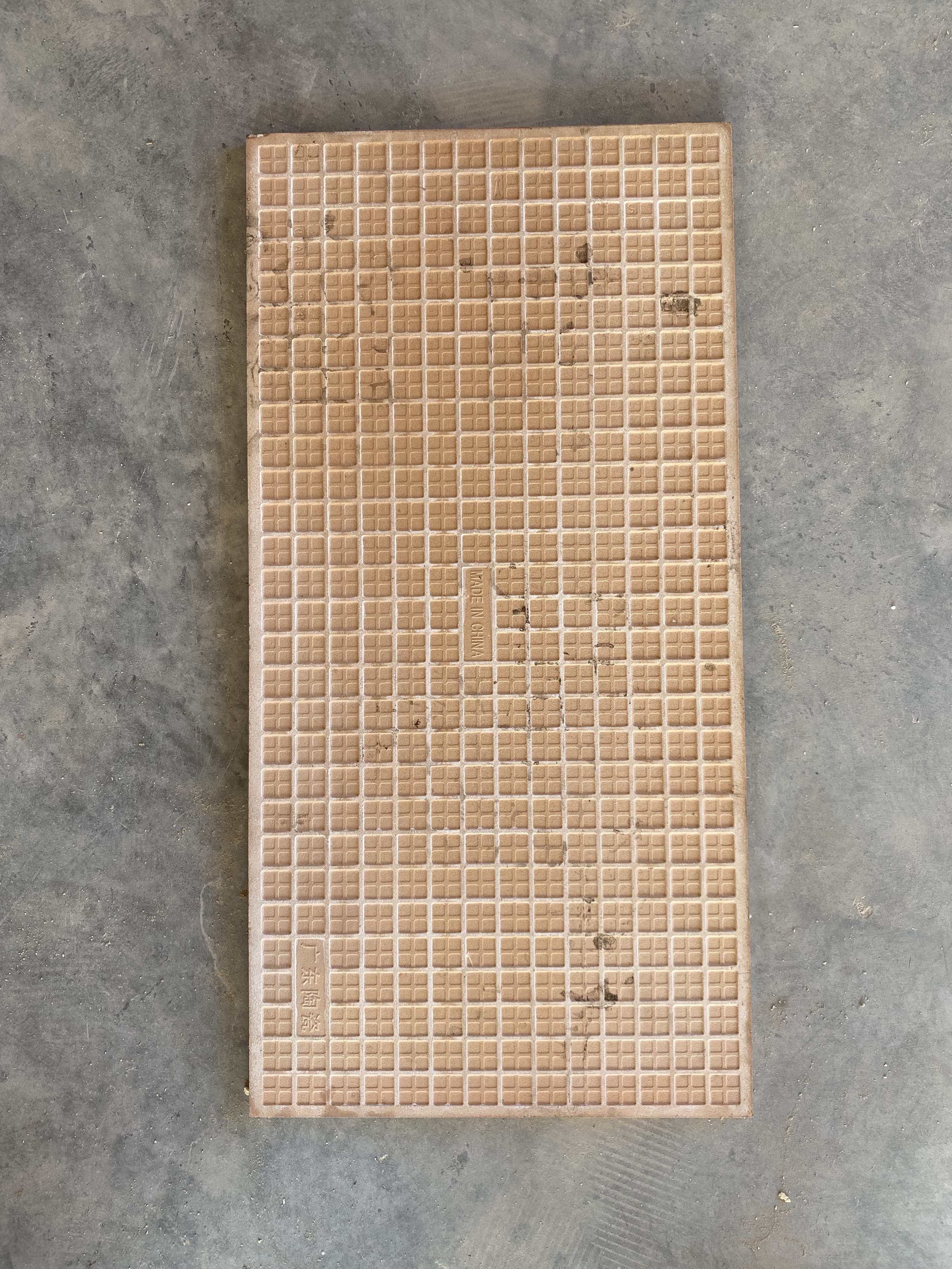 Off white 12/24” shower wall tiles, glossy finish 4