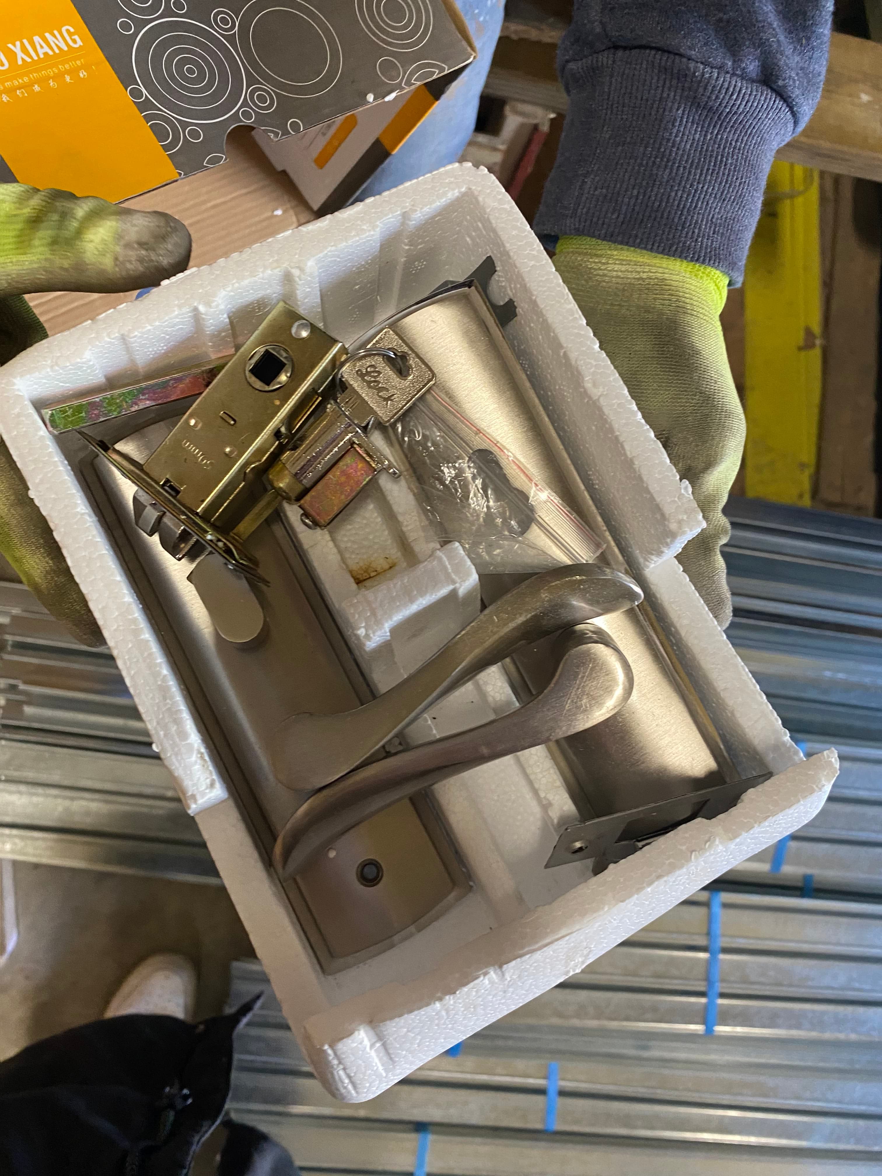 Door handles with key 3