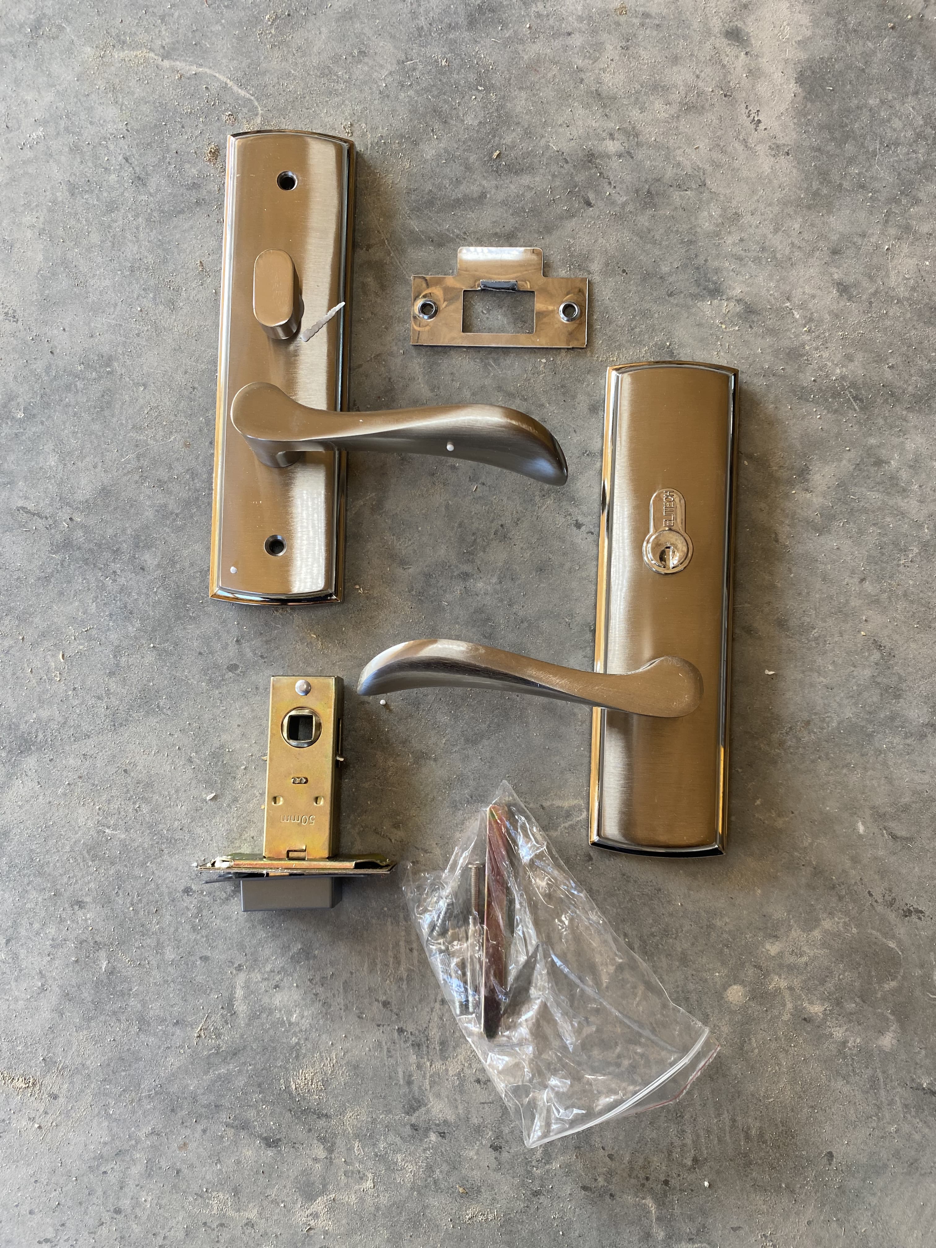 Door handles with key 4