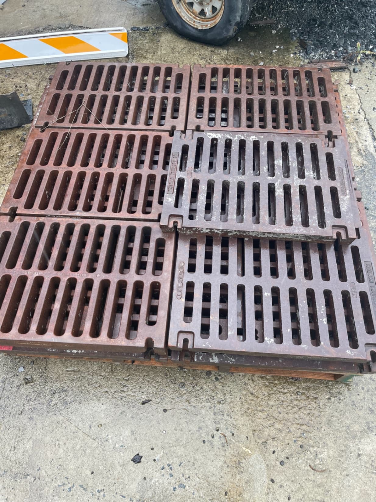 17" Wide Bolted Neenah R-4999-EX Series Trench Grate
