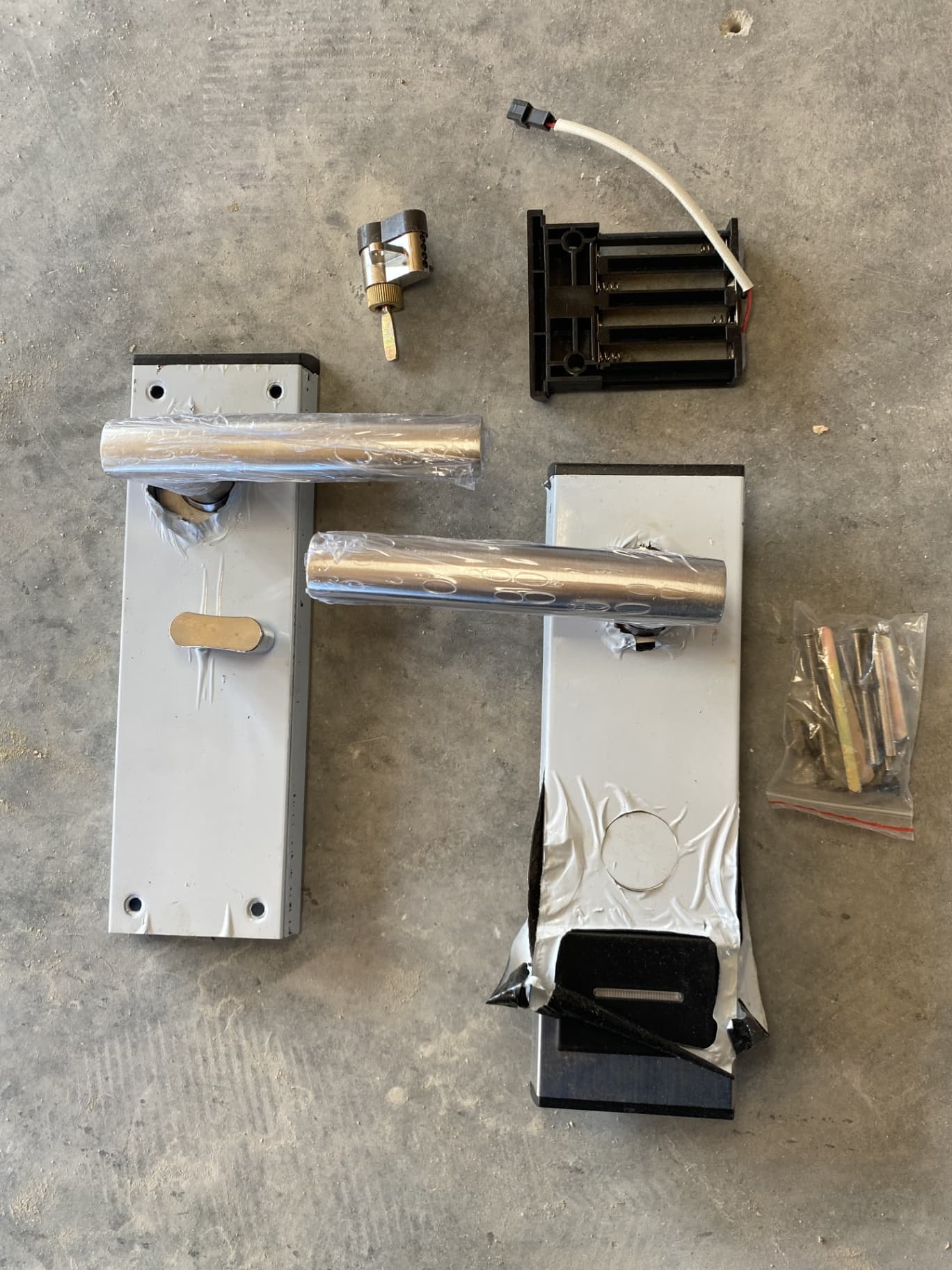 Electronic door lock sets