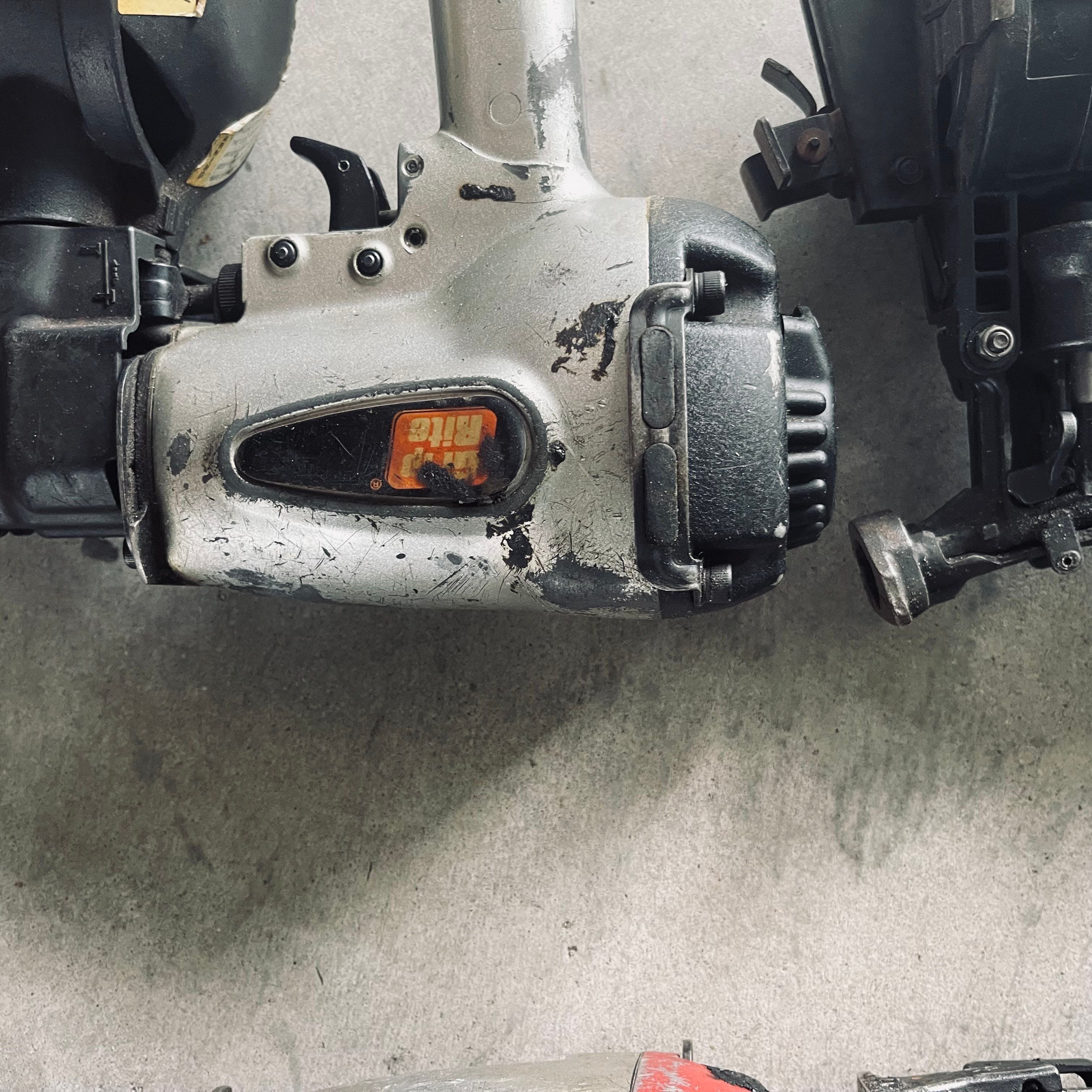 Roofing nail guns 4