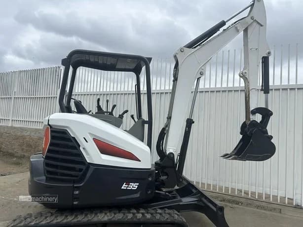 2018 BOBCAT E35i
