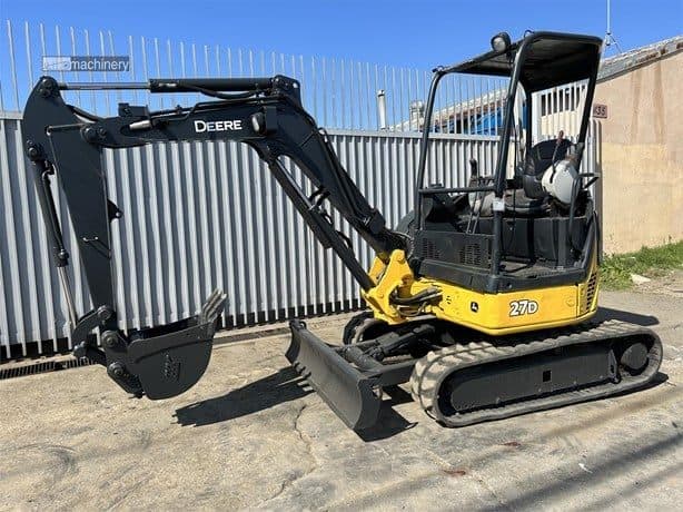 2014 DEERE 27D