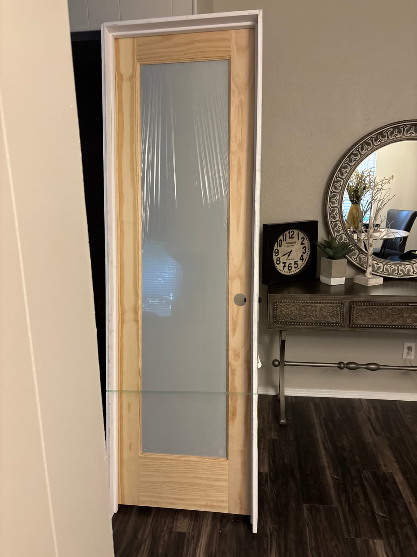 NEW pre-hung door ( NEW handle available too)
