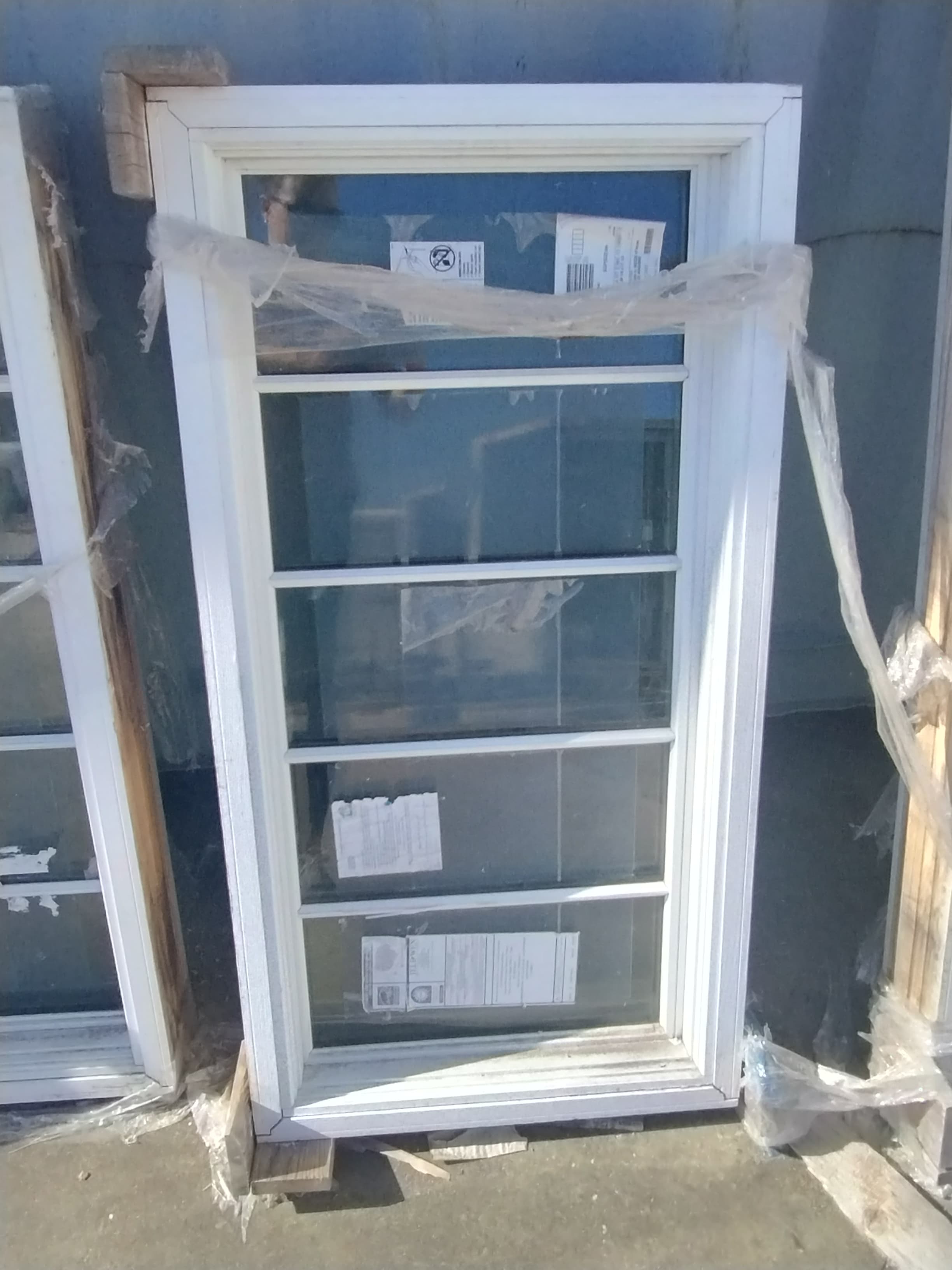 JELD-WEN WINDOW 39 1/8 X 17 1/2 4