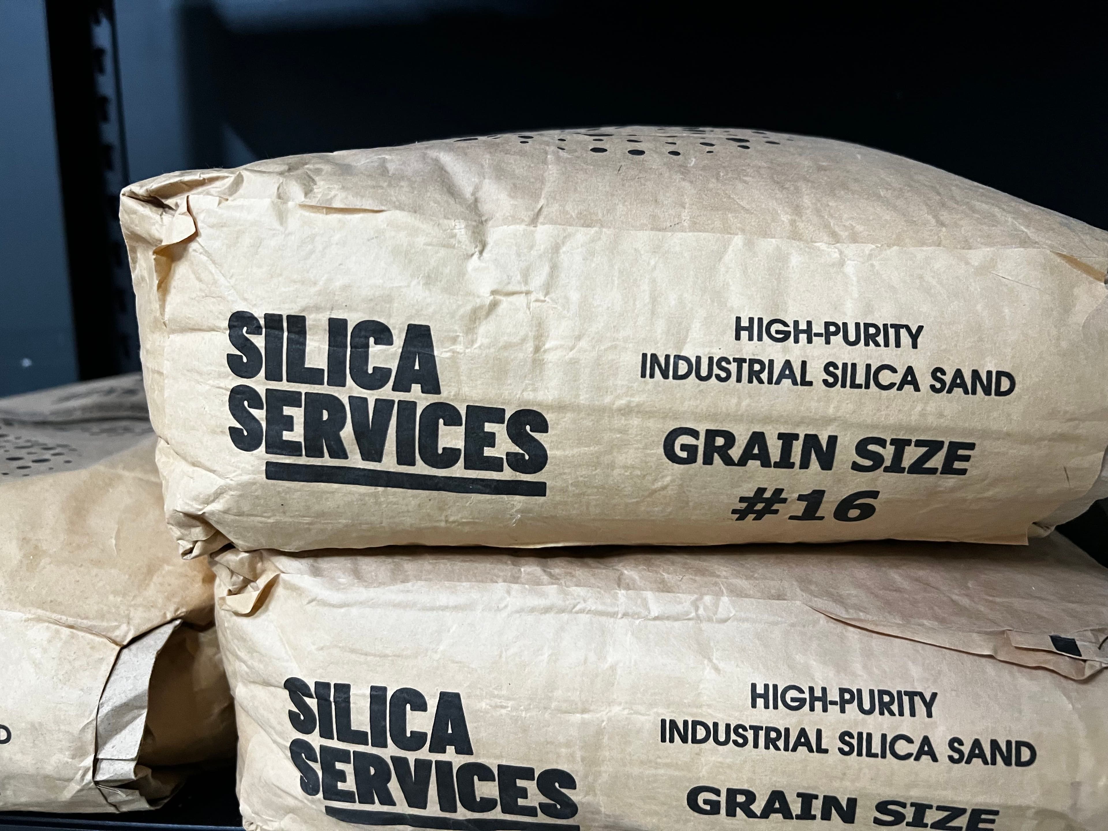 Industrial silica sand