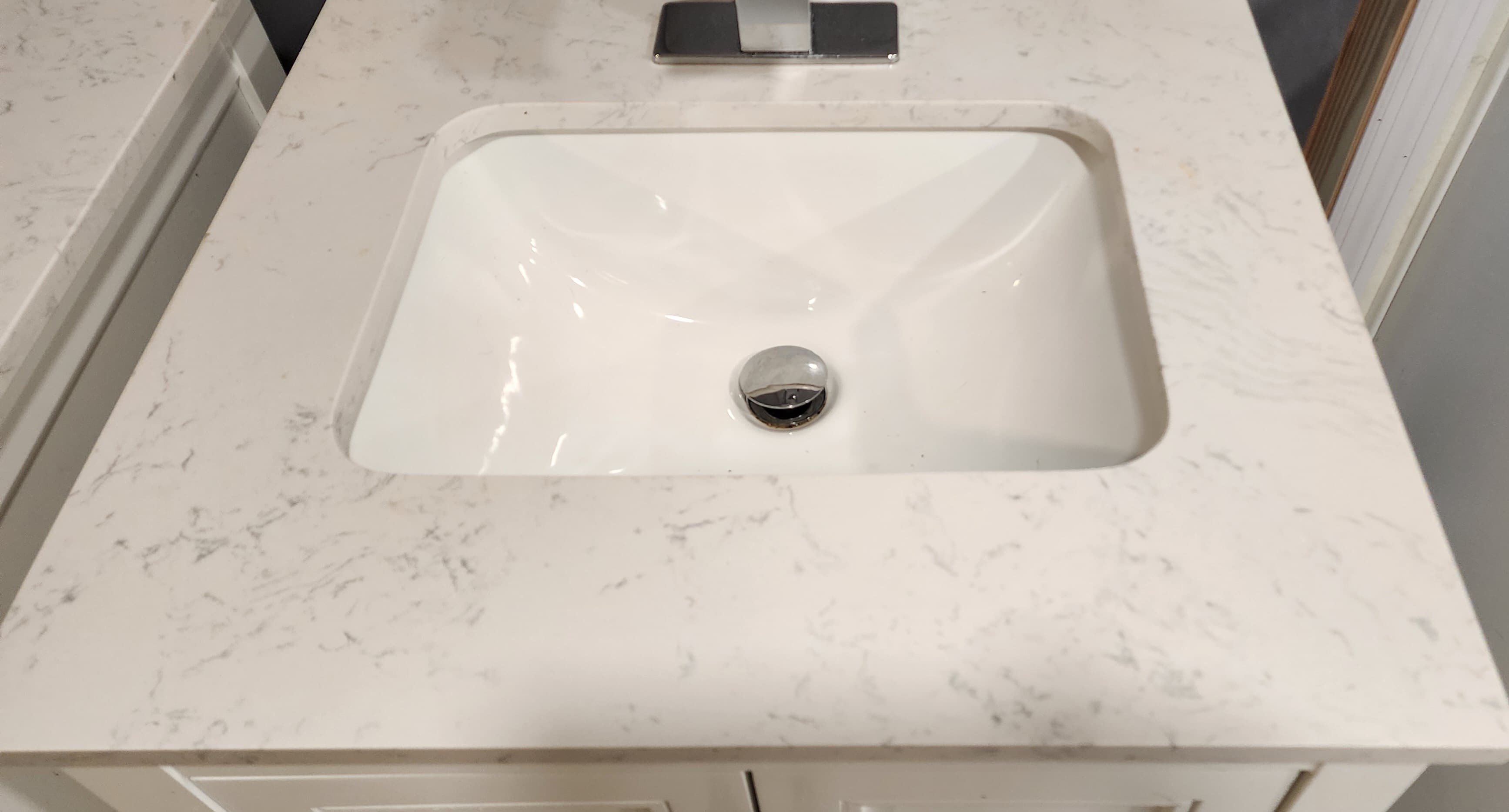 2 Allen & Roth Gently Used Crest Hill 24-in White Undermount Single Sink Bathroom Vanity 4
