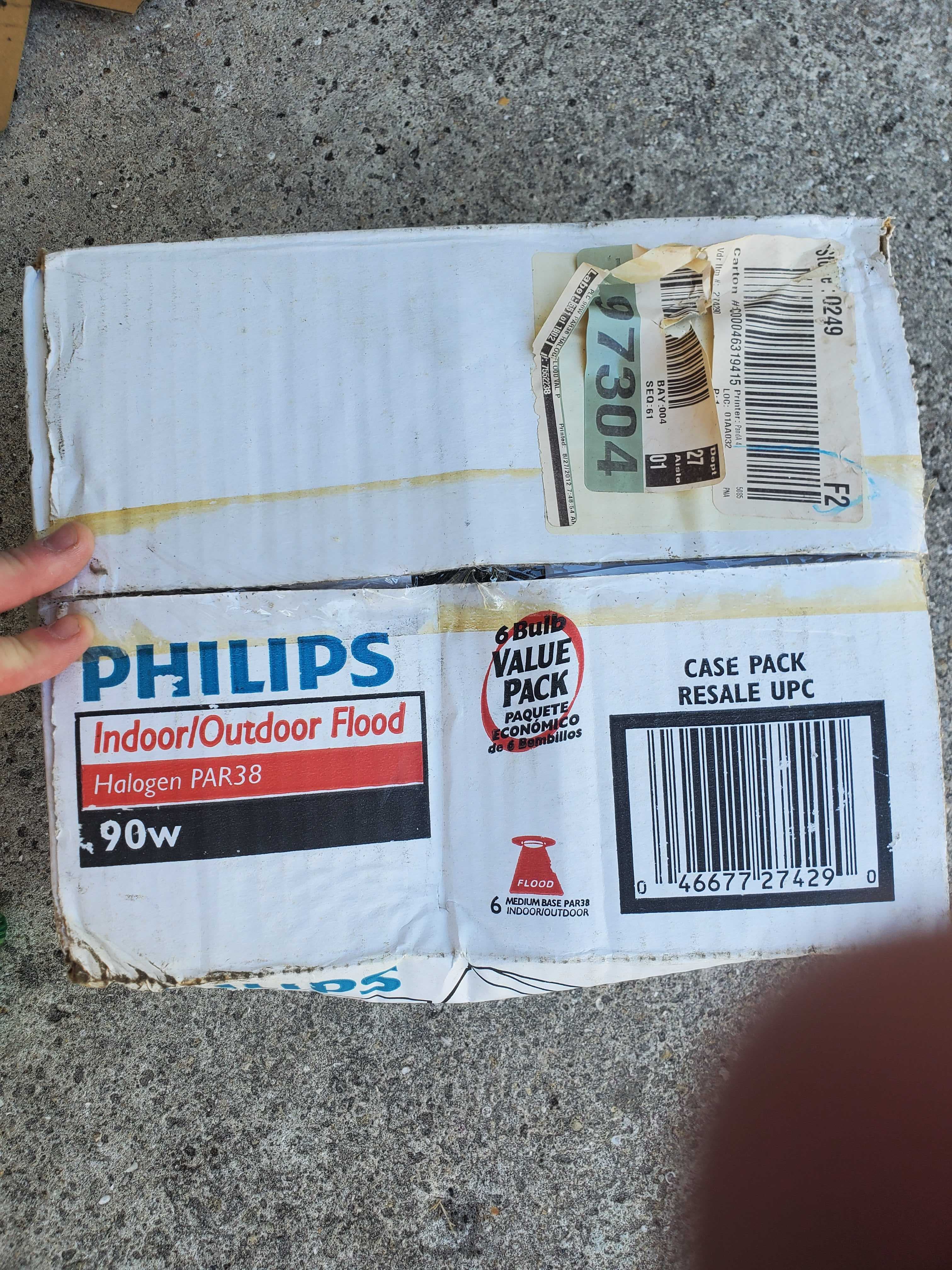 brand new phillips indoor/outdoor flood halogen PAR38 90W LIGHT BULBS 6 pack 2