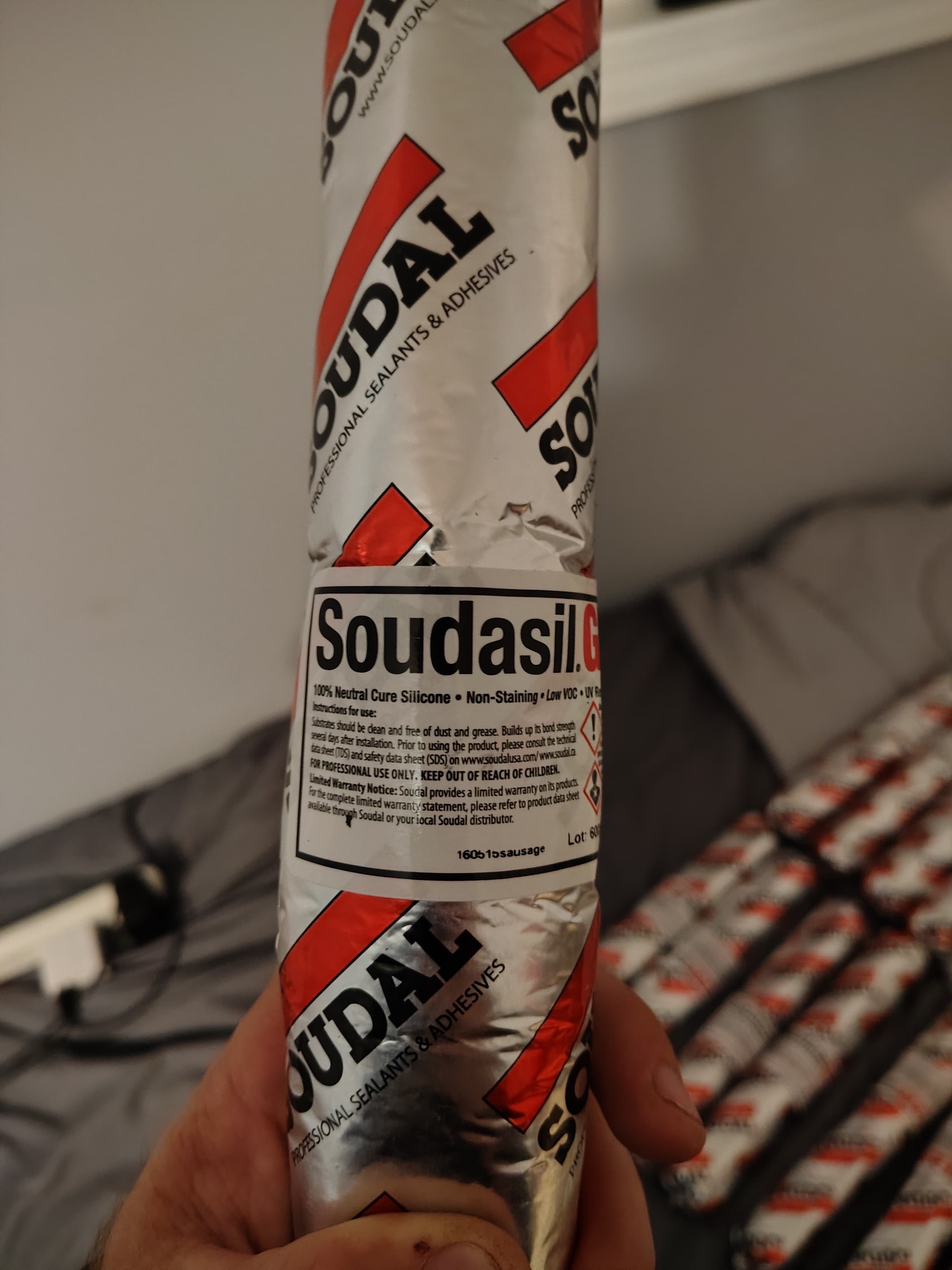 40 20oz Sausages of Black Soudasil Glaze Silicone Sealant 2