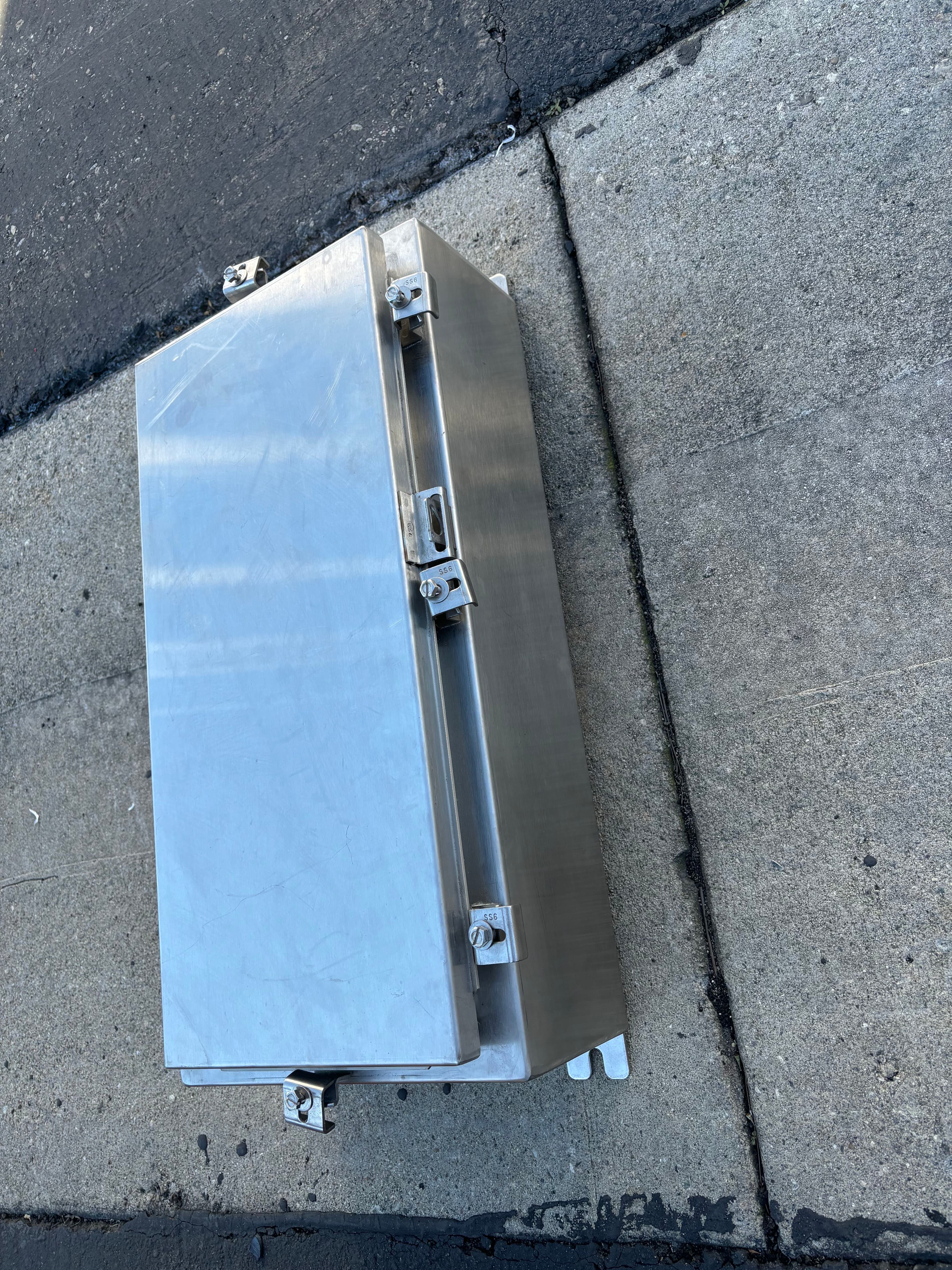 B-LINE 24126-4XS TYPE 4X STAINLESS 2