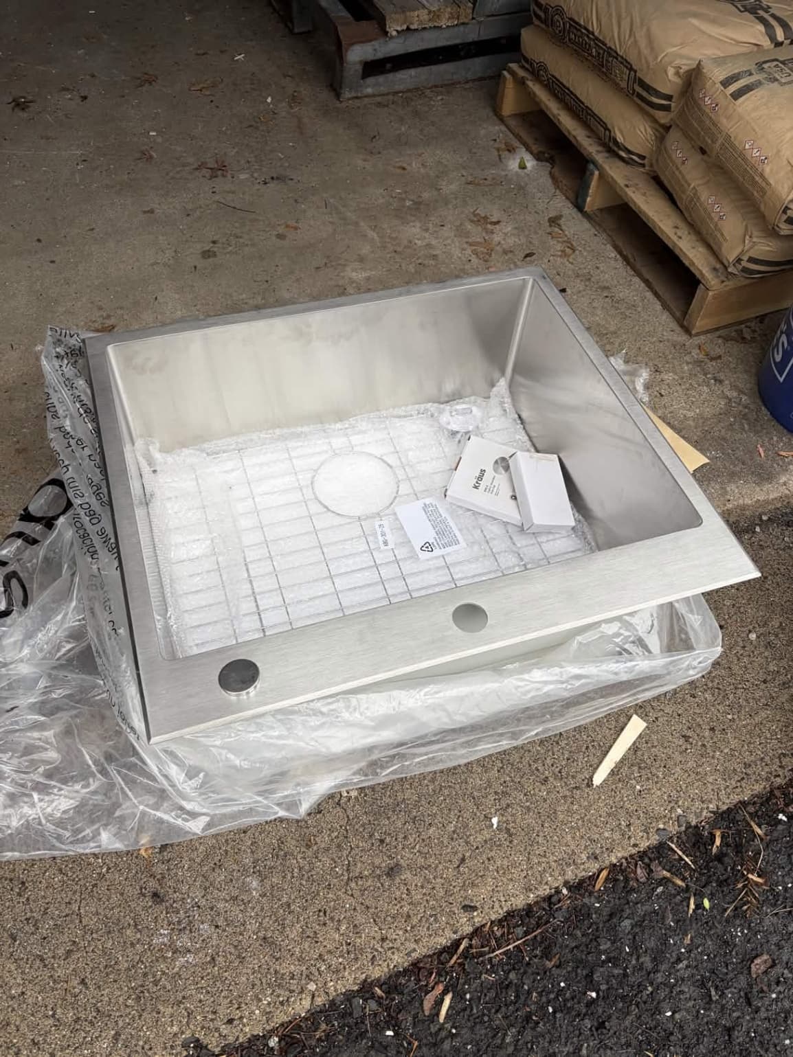 25" Stainless Steel Undermount Kitchen Sink 2