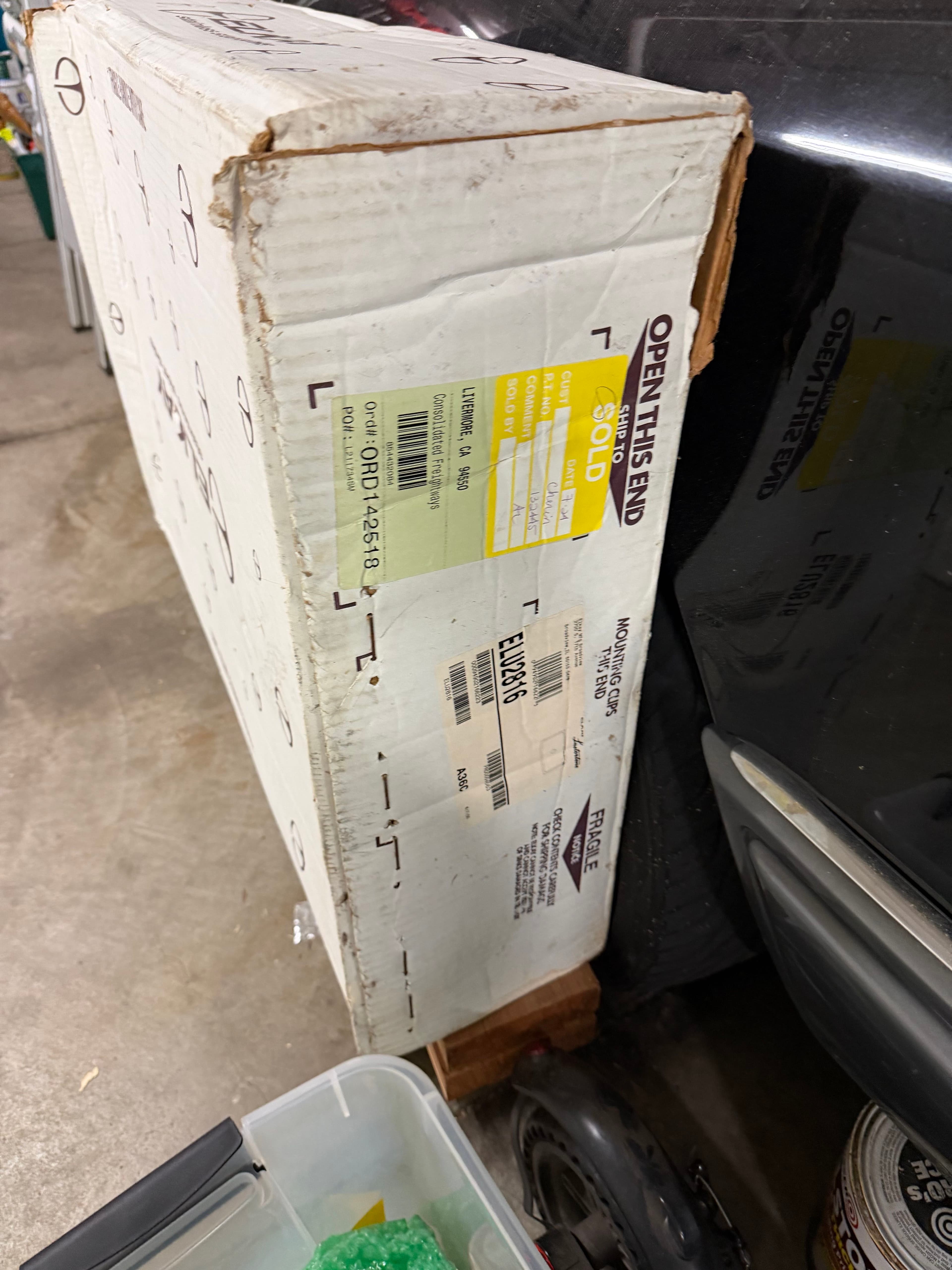 New in box Elkay Stainless steel sink 3