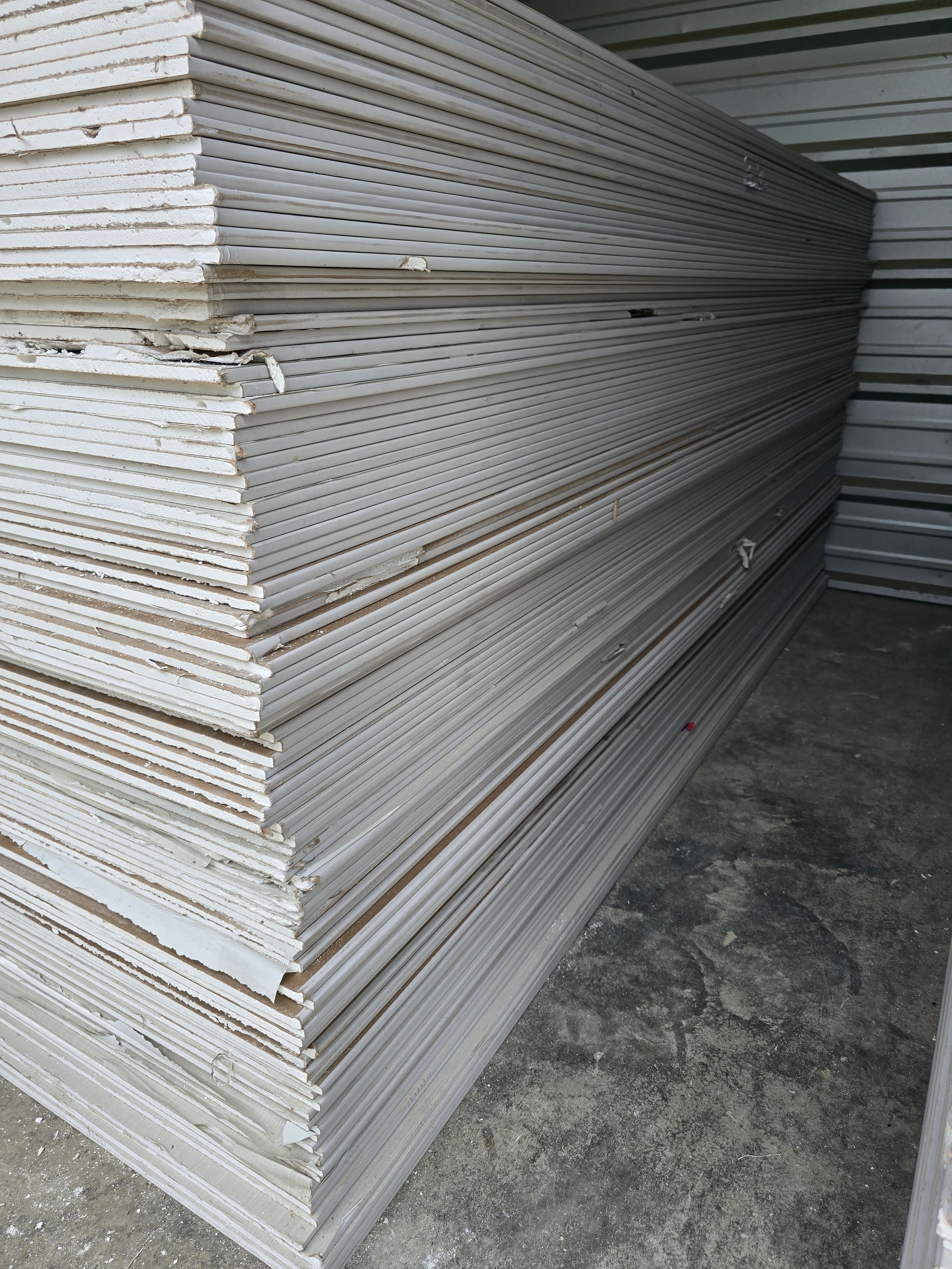 3/8" × 4' × 8' Sheetrock