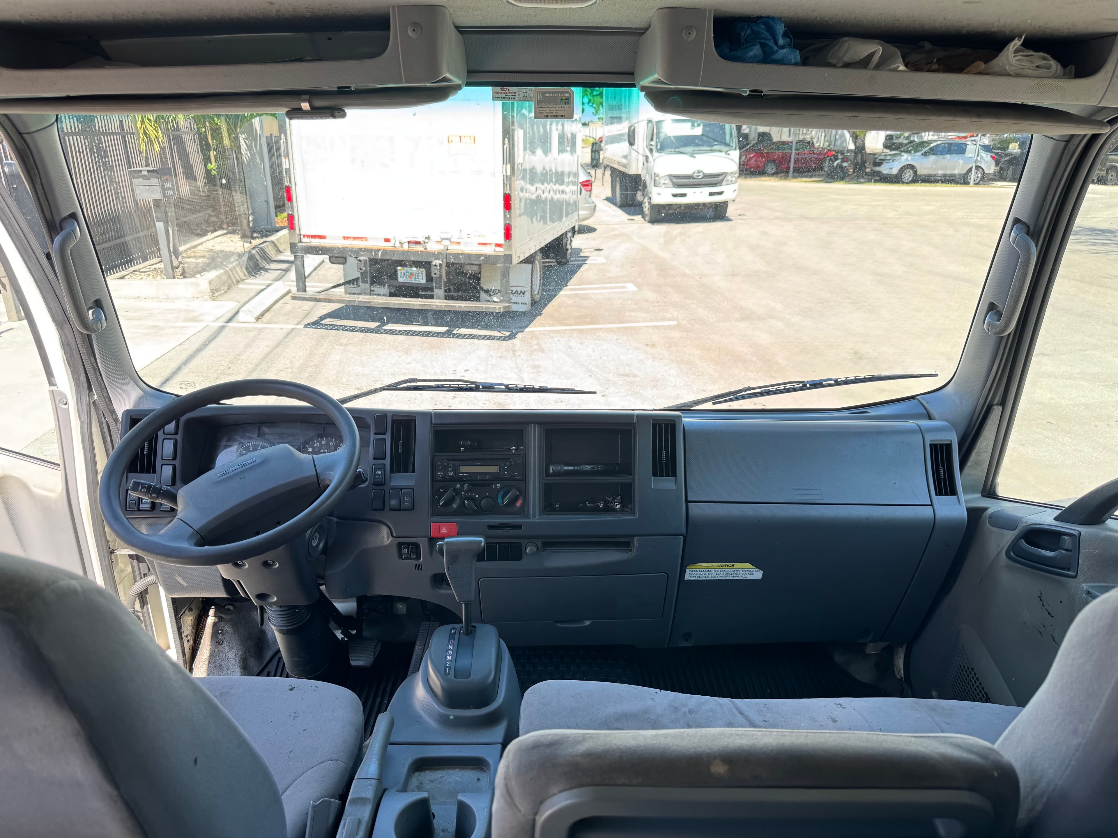 Box Truck for sale (Price Negotiable) 4