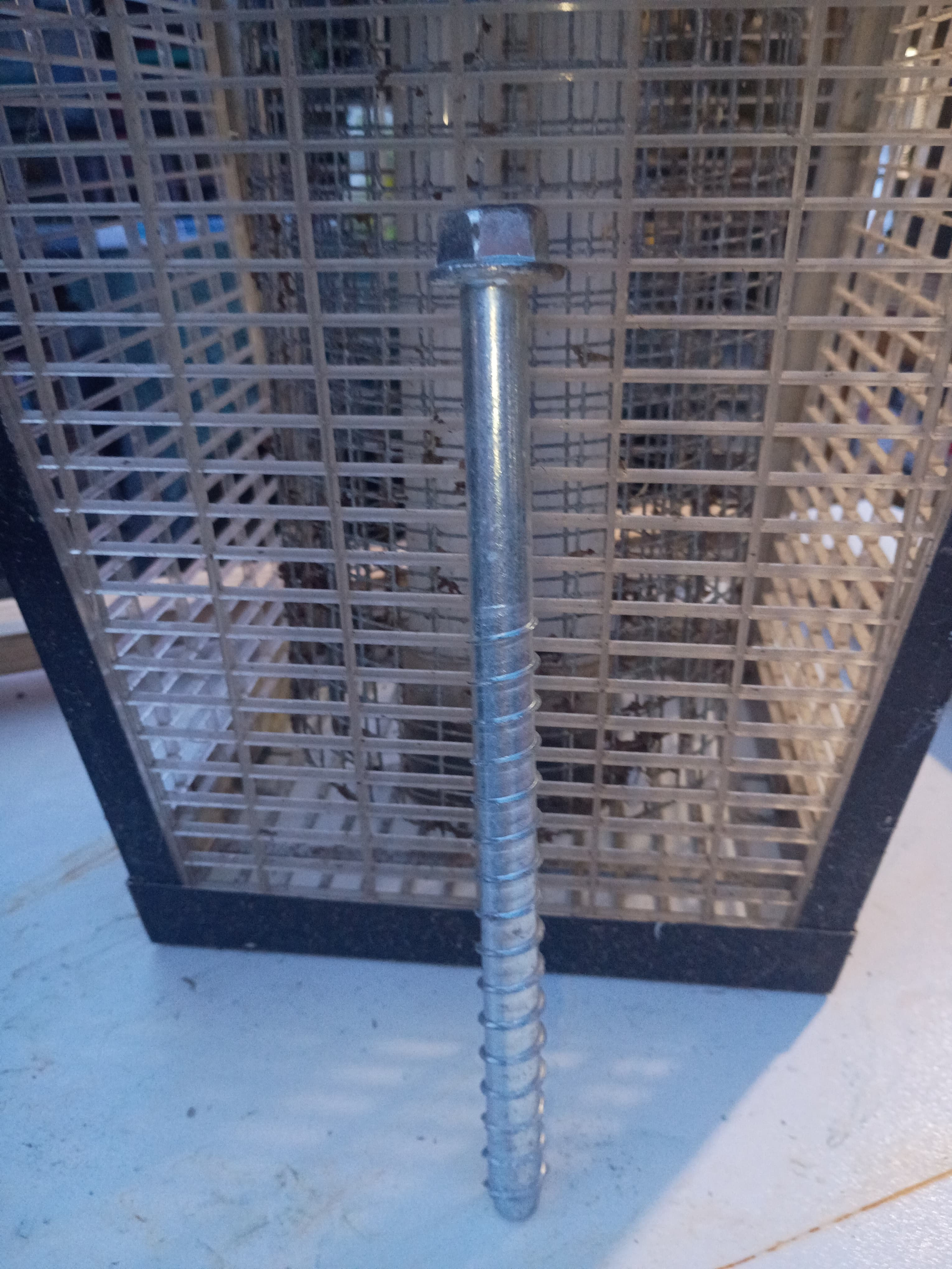 Concrete screws and bolts 5