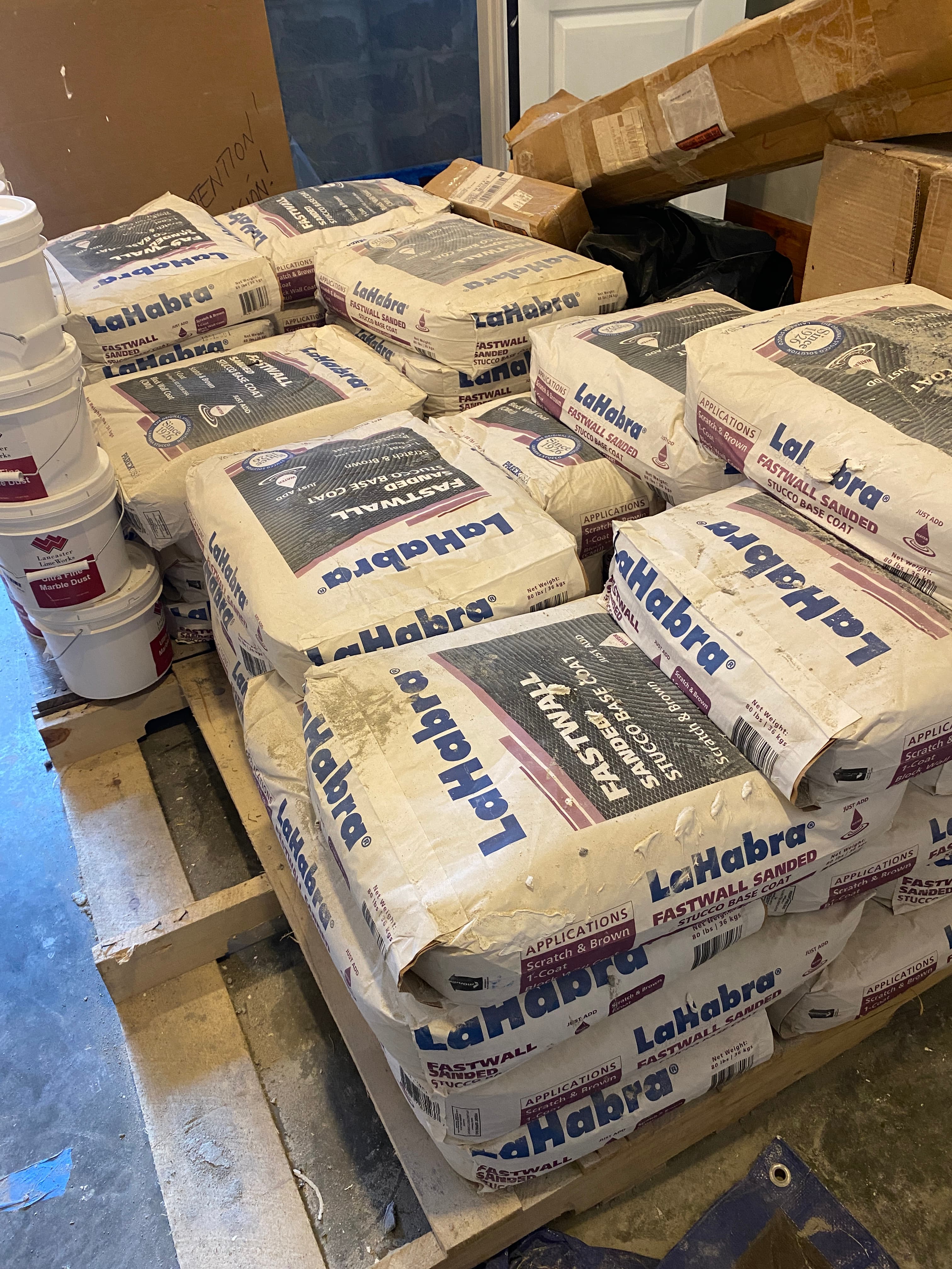 37 bolsas - LaHabra FastWall base de estuco lijada de una capa (80 lb)