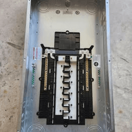 EATON 200 AMP, Power panel, with Missing cover. A BR panel