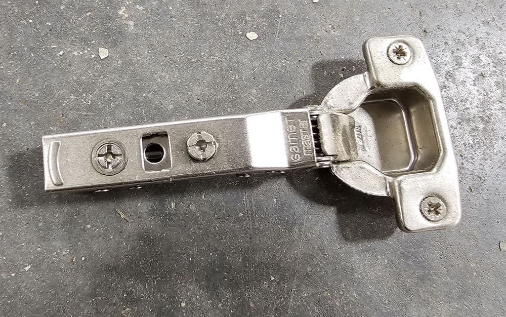 NEW Soft Close Concealed Cabinet Hinges | Master | Plant Closure Surplus | 100K+ PCS 2